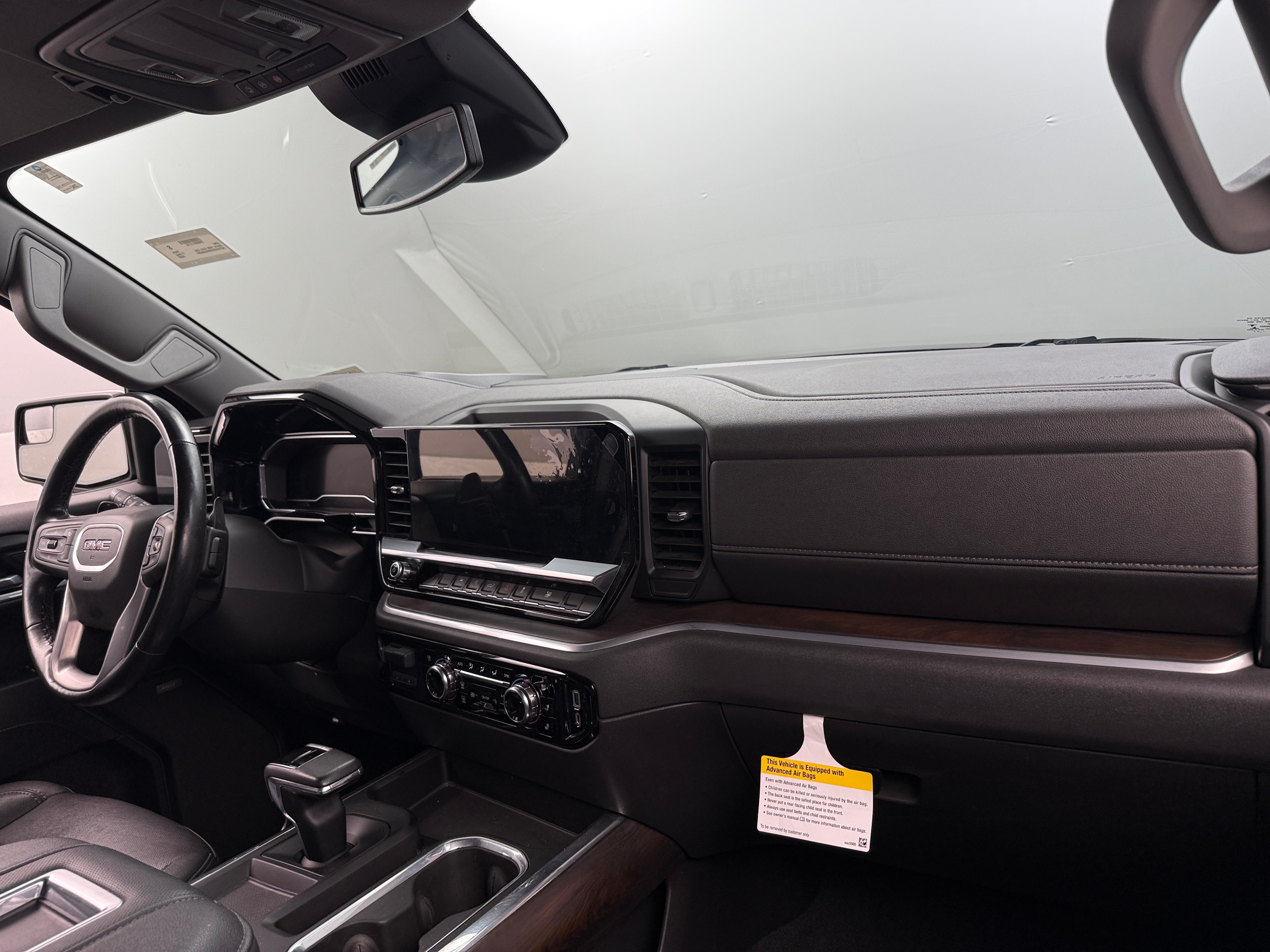 2022 GMC Sierra 1500 SLT 2