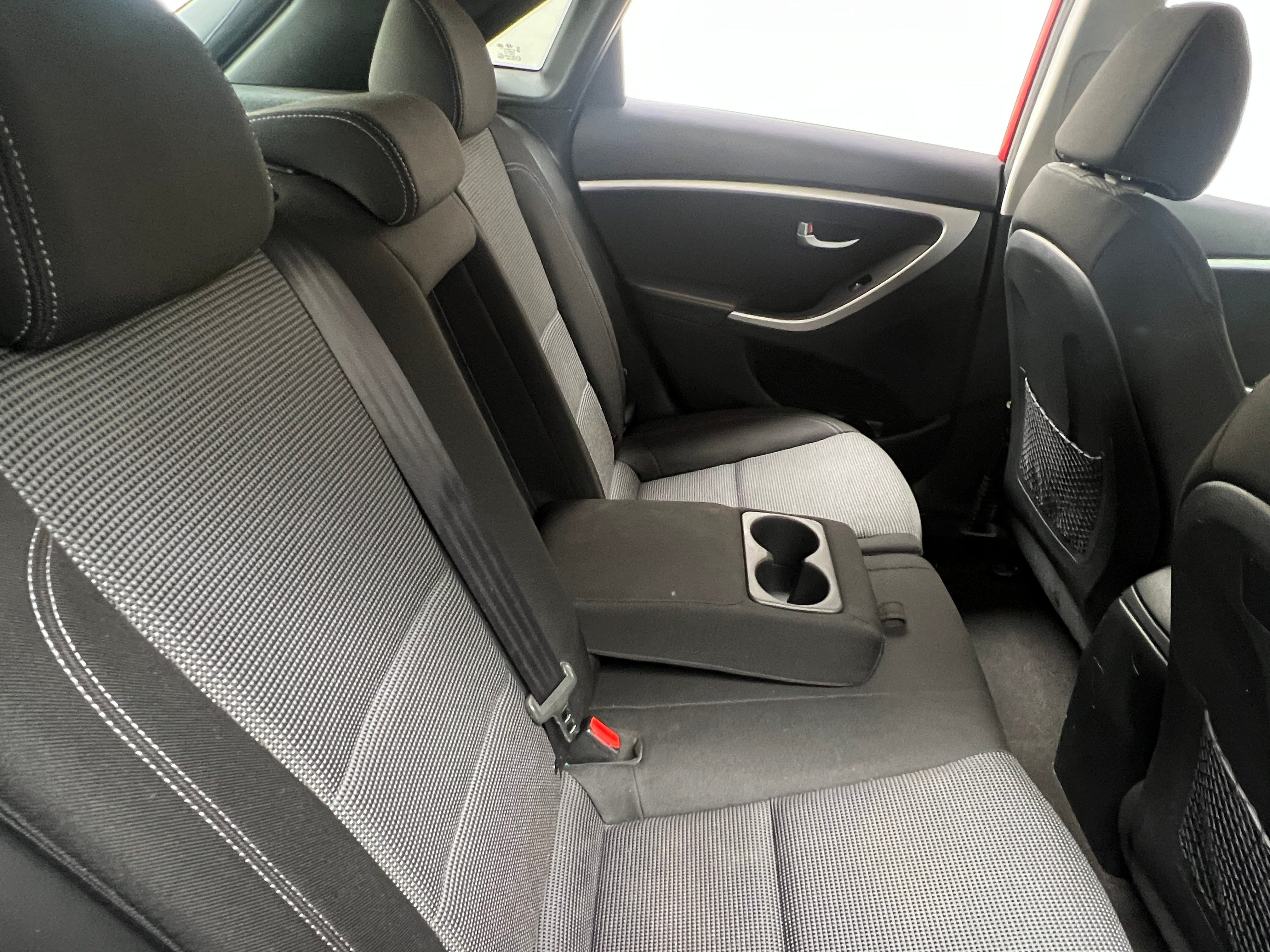 2016 Hyundai Elantra Base 6