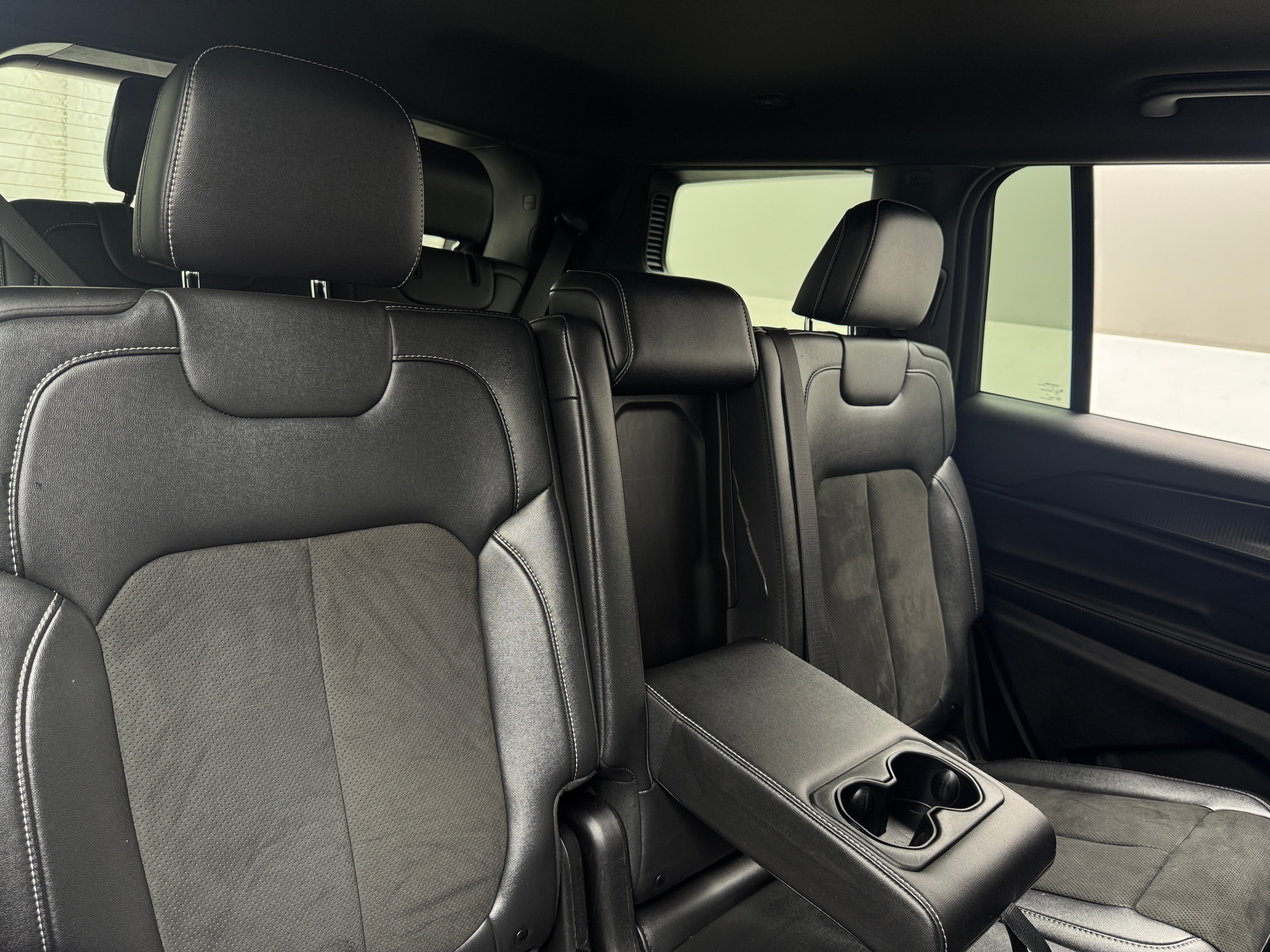 2023 Jeep Grand Cherokee L Altitude 5