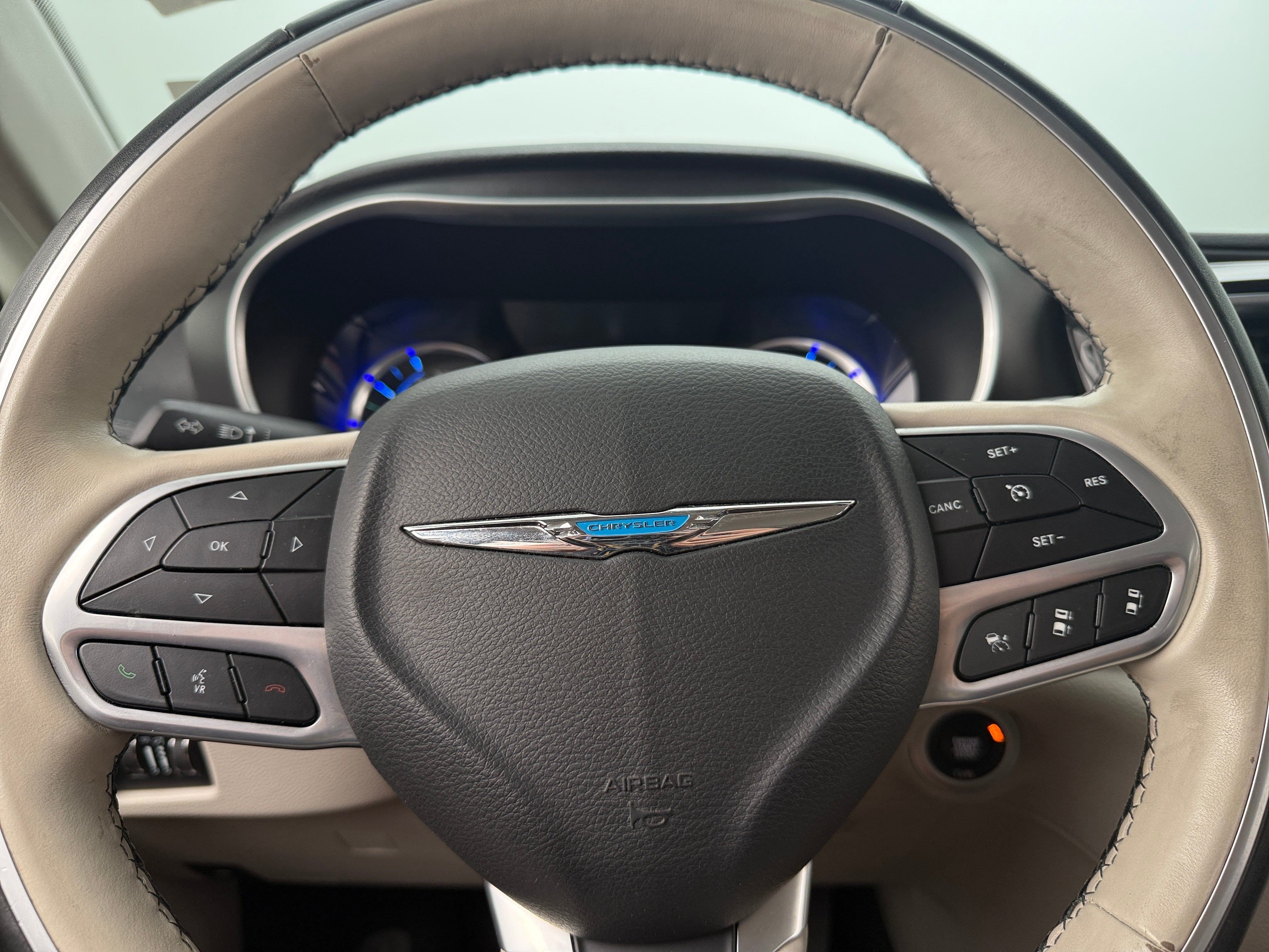 2020 Chrysler Pacifica Hybrid Limited 4