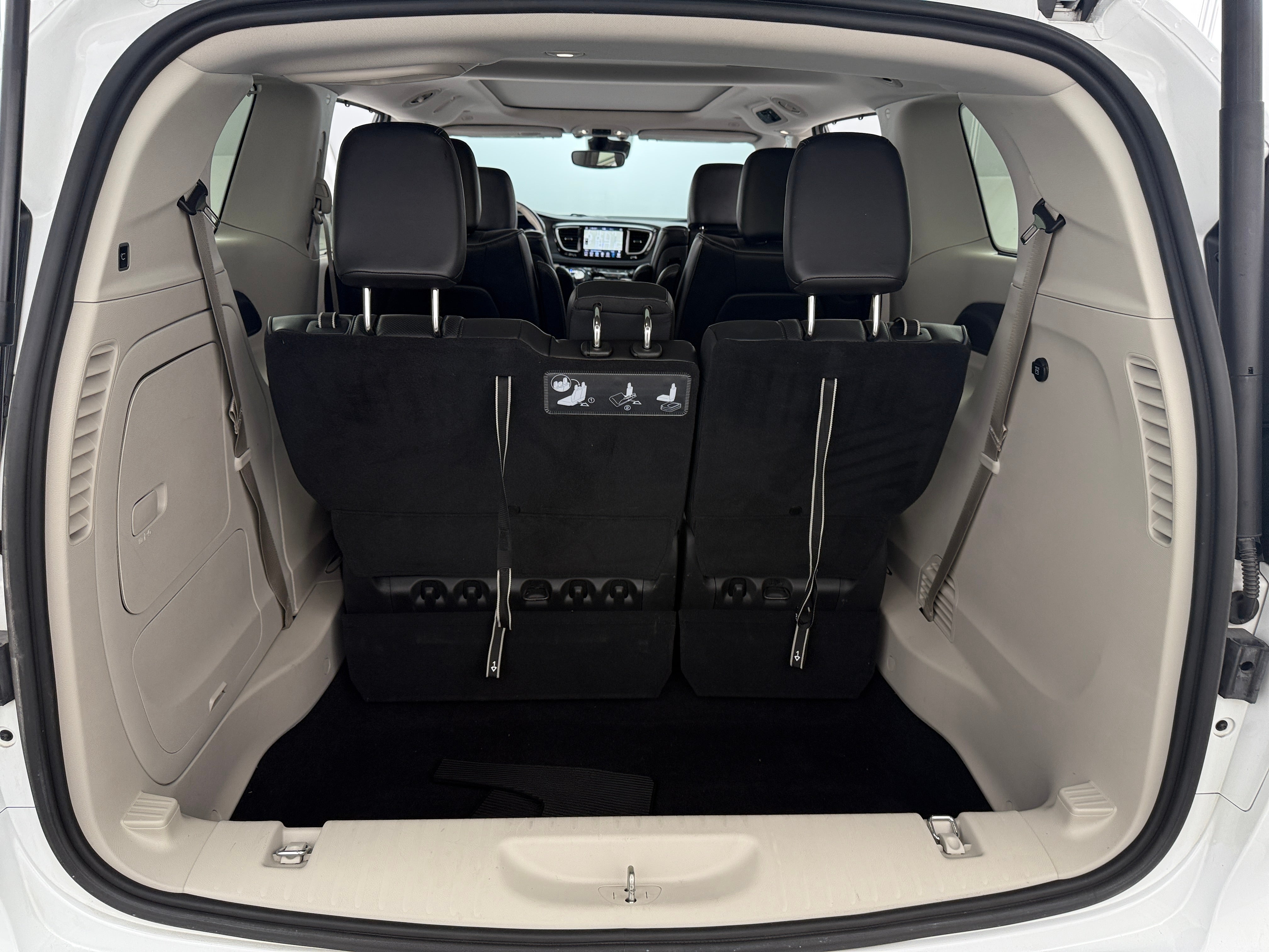 2020 Chrysler Pacifica Hybrid Limited 6