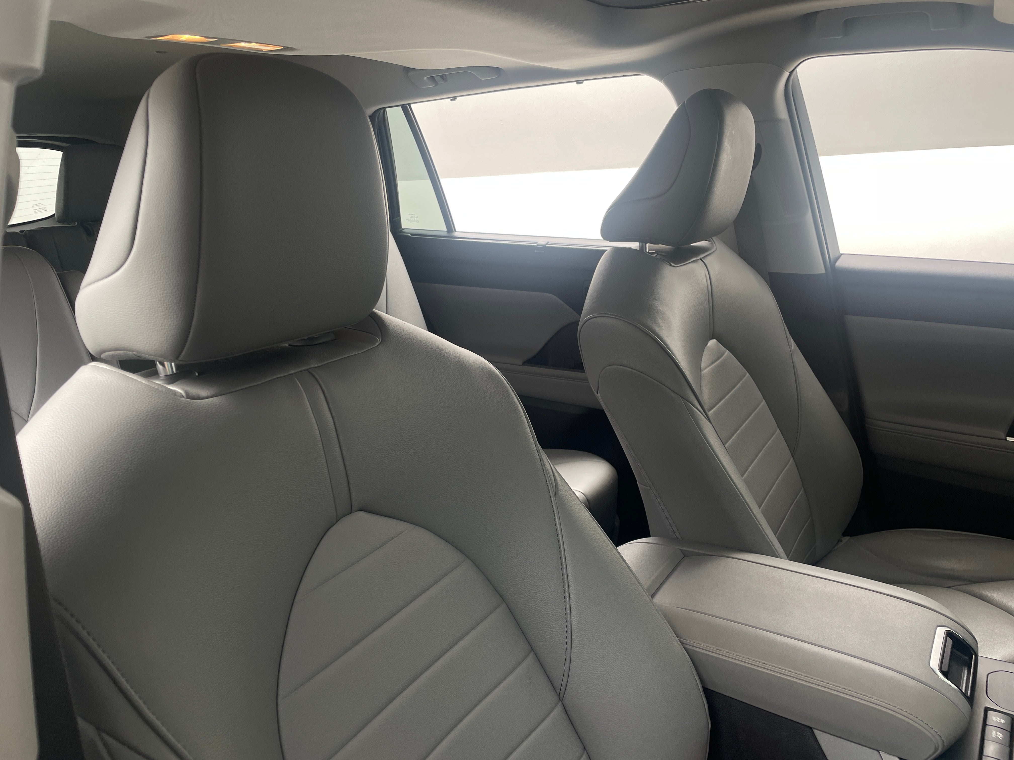 2021 Toyota Highlander XLE 2