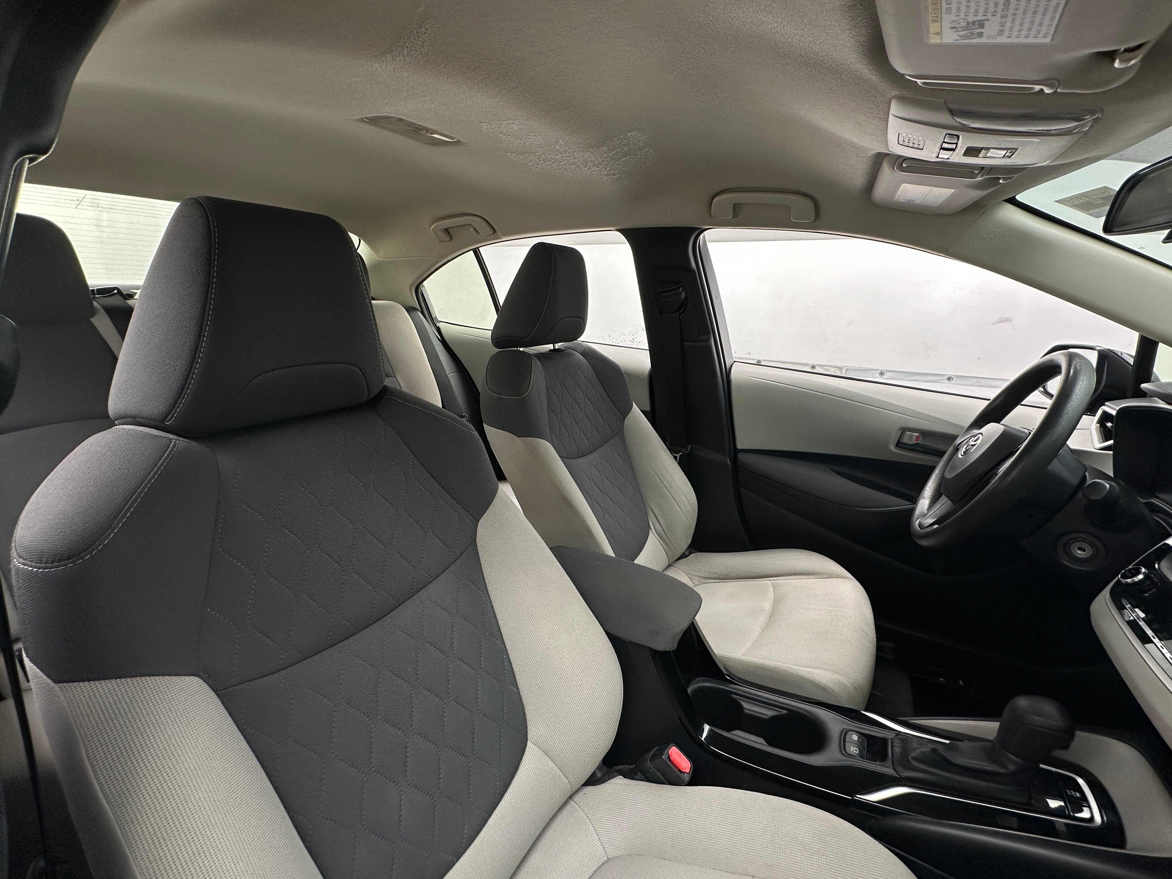2022 Toyota Corolla LE 2