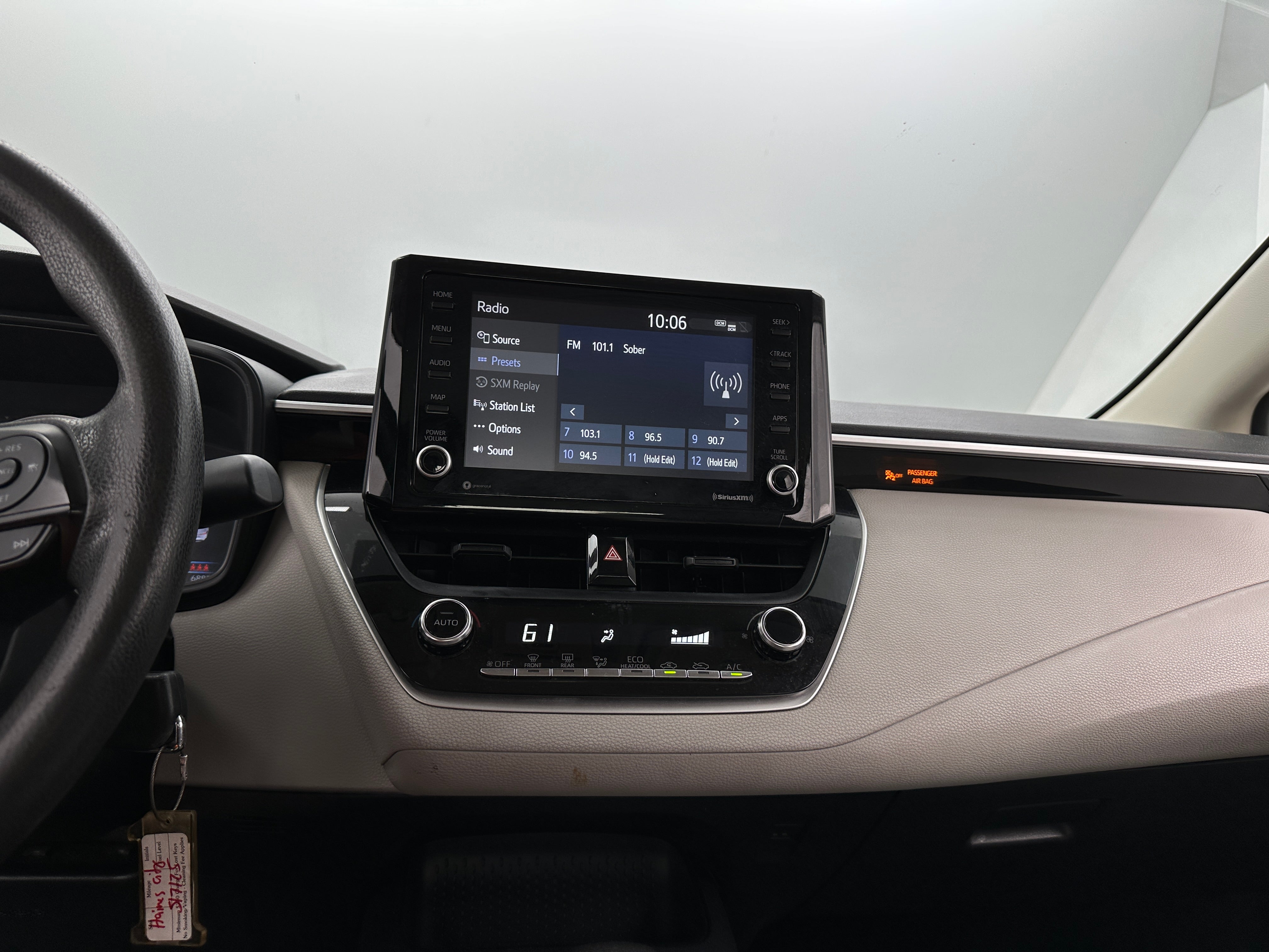 2022 Toyota Corolla LE 4