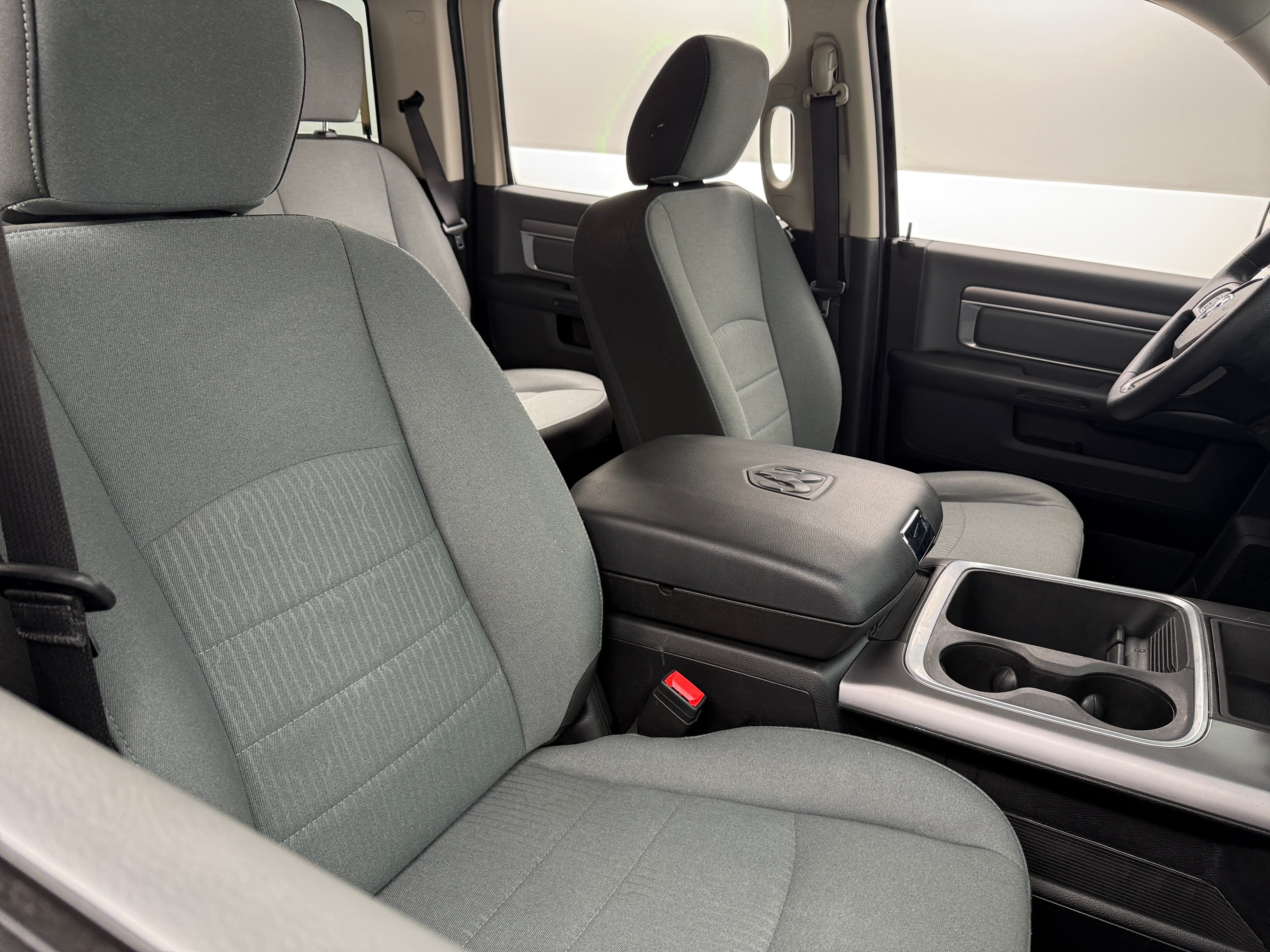 2023 RAM 1500 Classic SLT 2