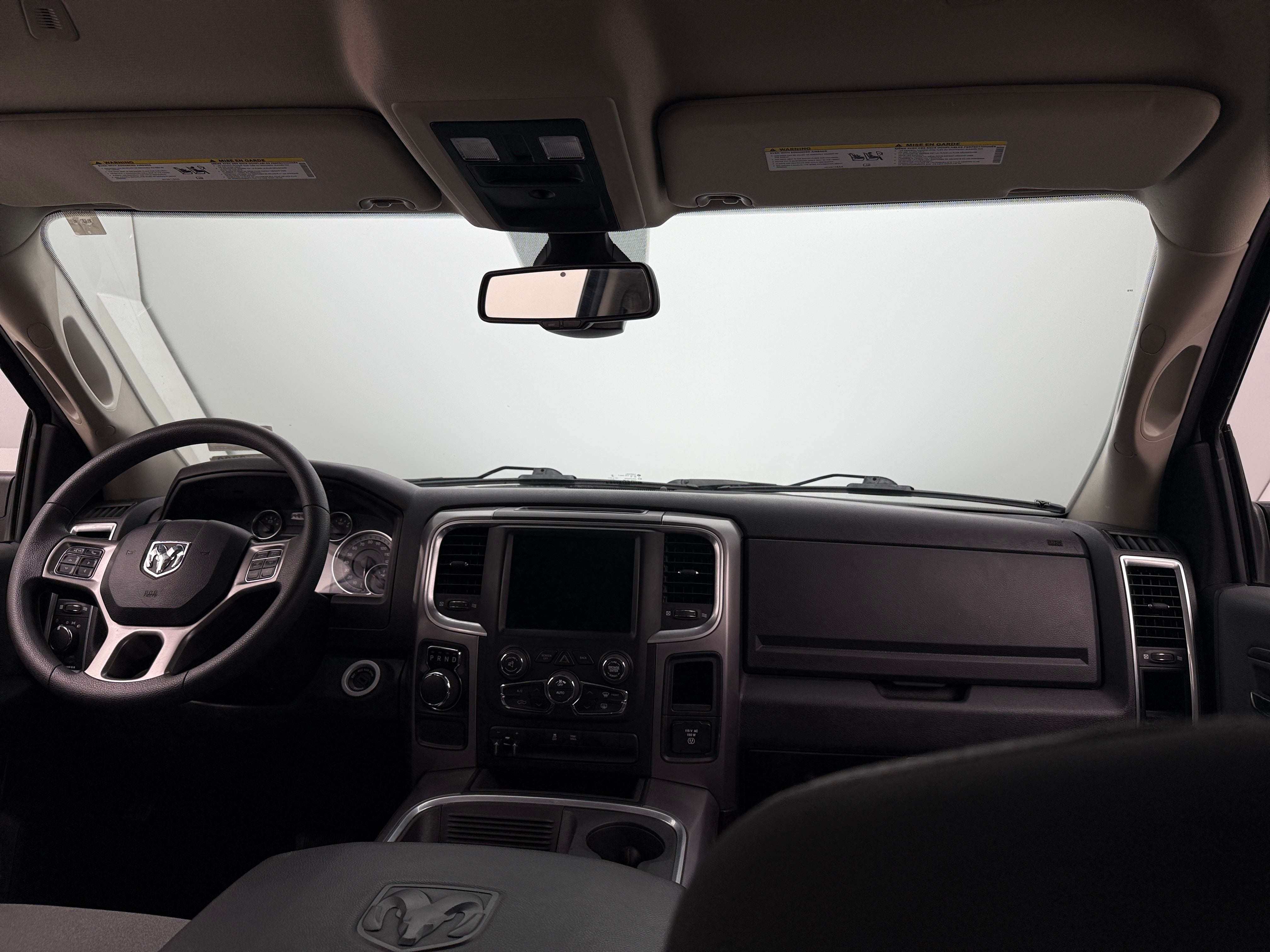2023 RAM 1500 Classic SLT 3