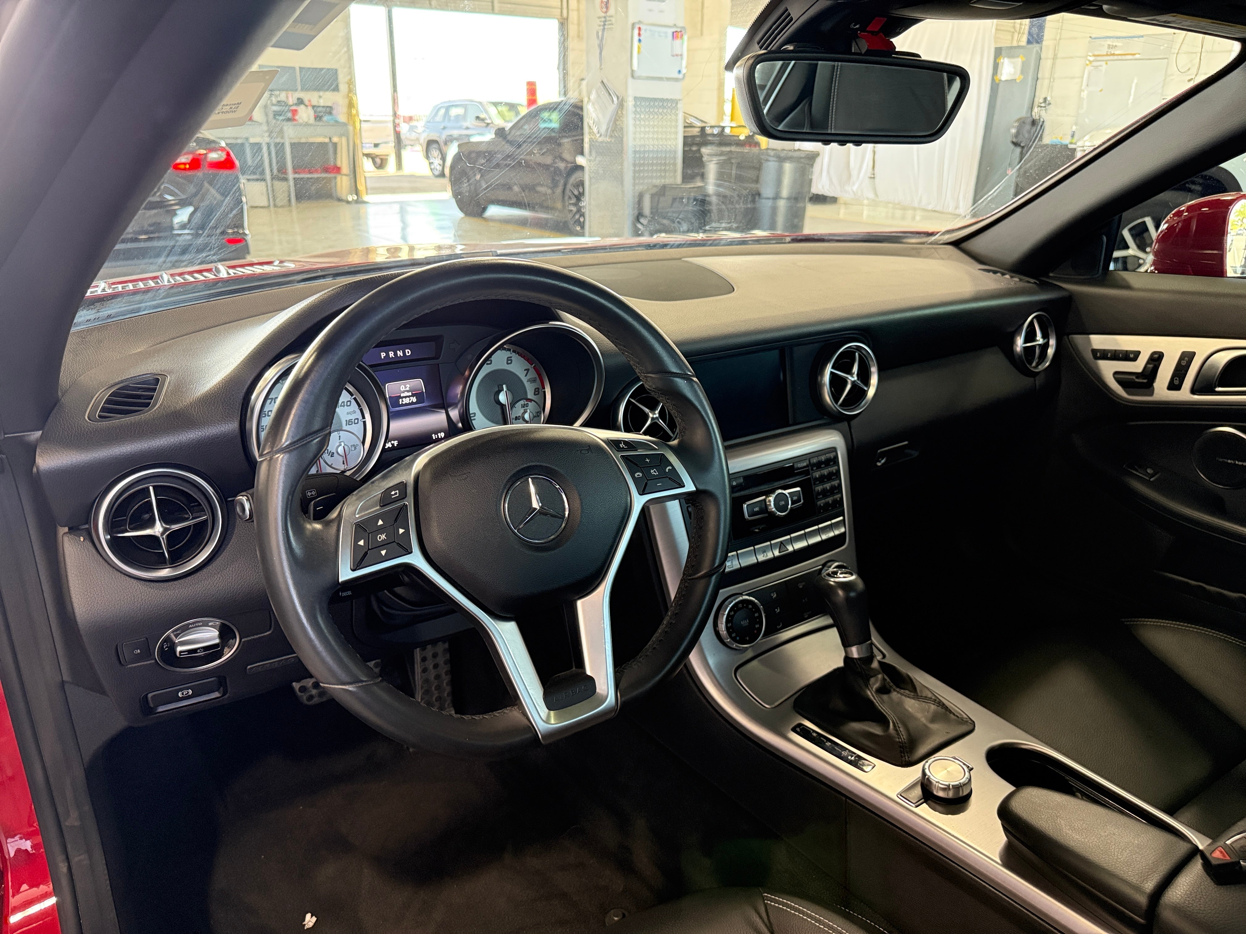 2015 Mercedes-Benz SLK 250 2