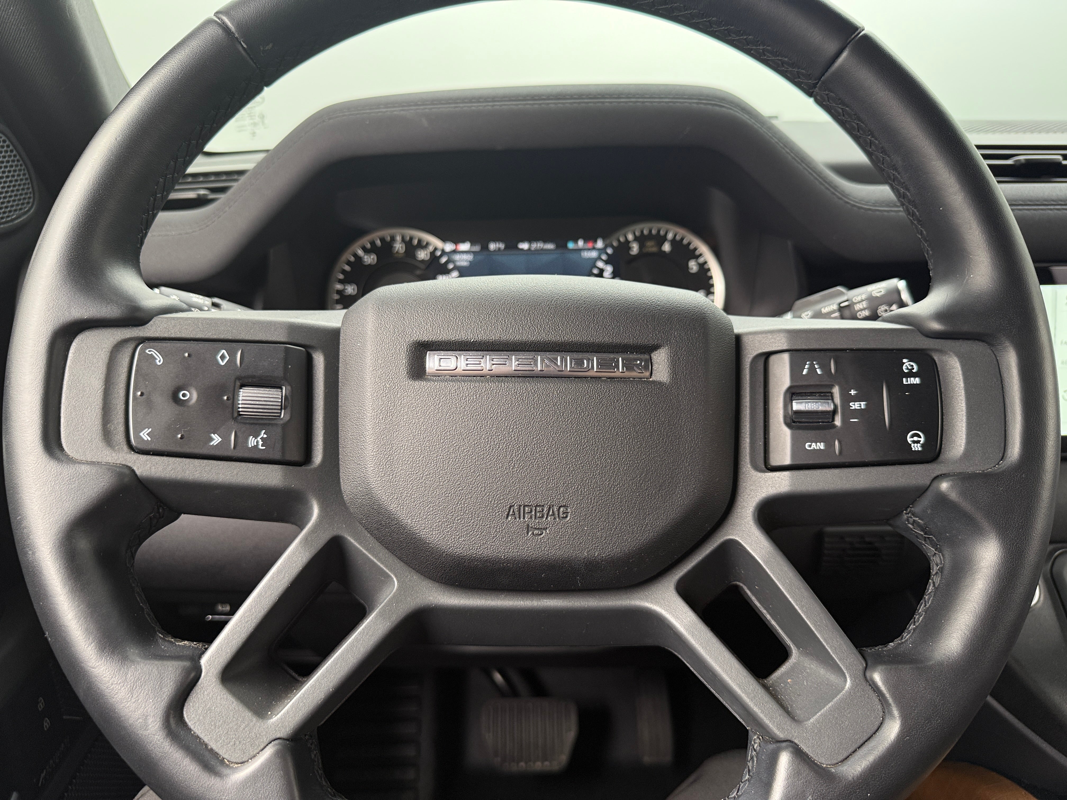 2023 Land Rover Defender 110 4