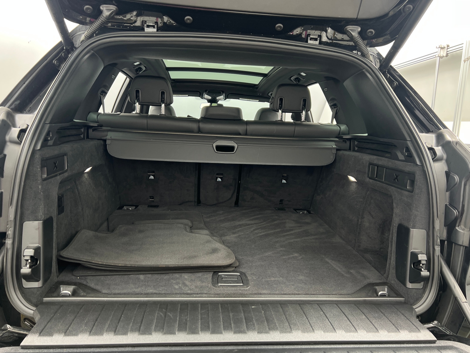 Thumbnail: 2022 BMW X5 - 6