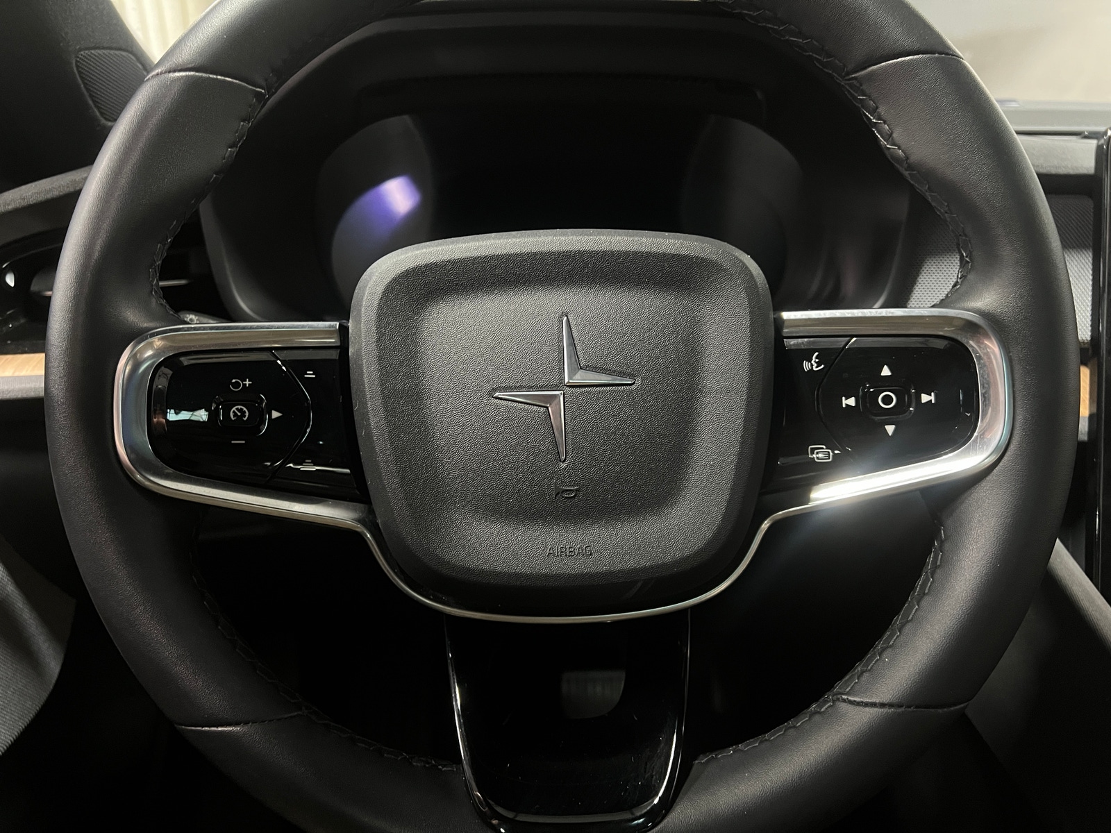 Thumbnail: 2021 Polestar 2 - 4