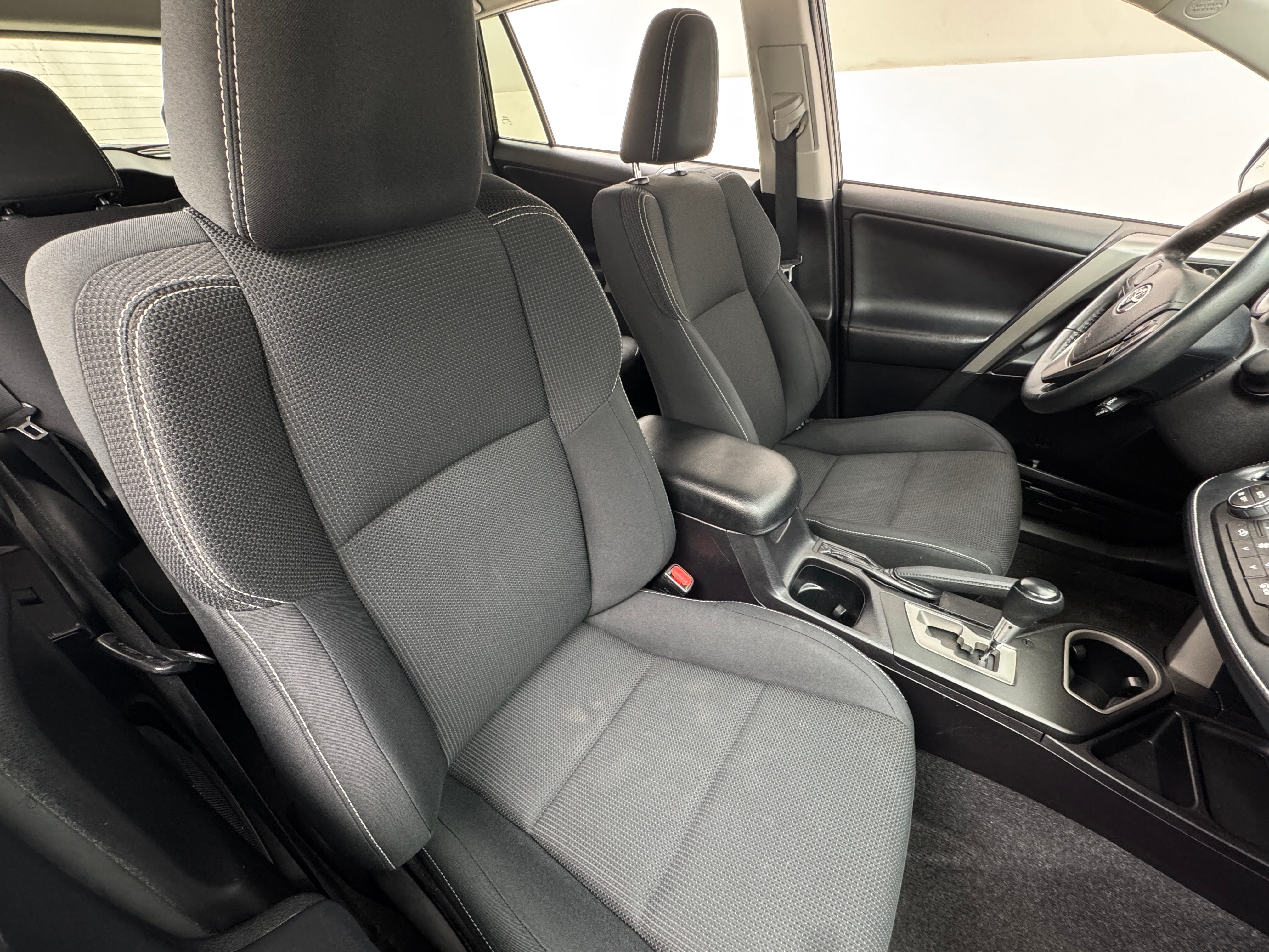 2018 Toyota RAV4 XLE 2