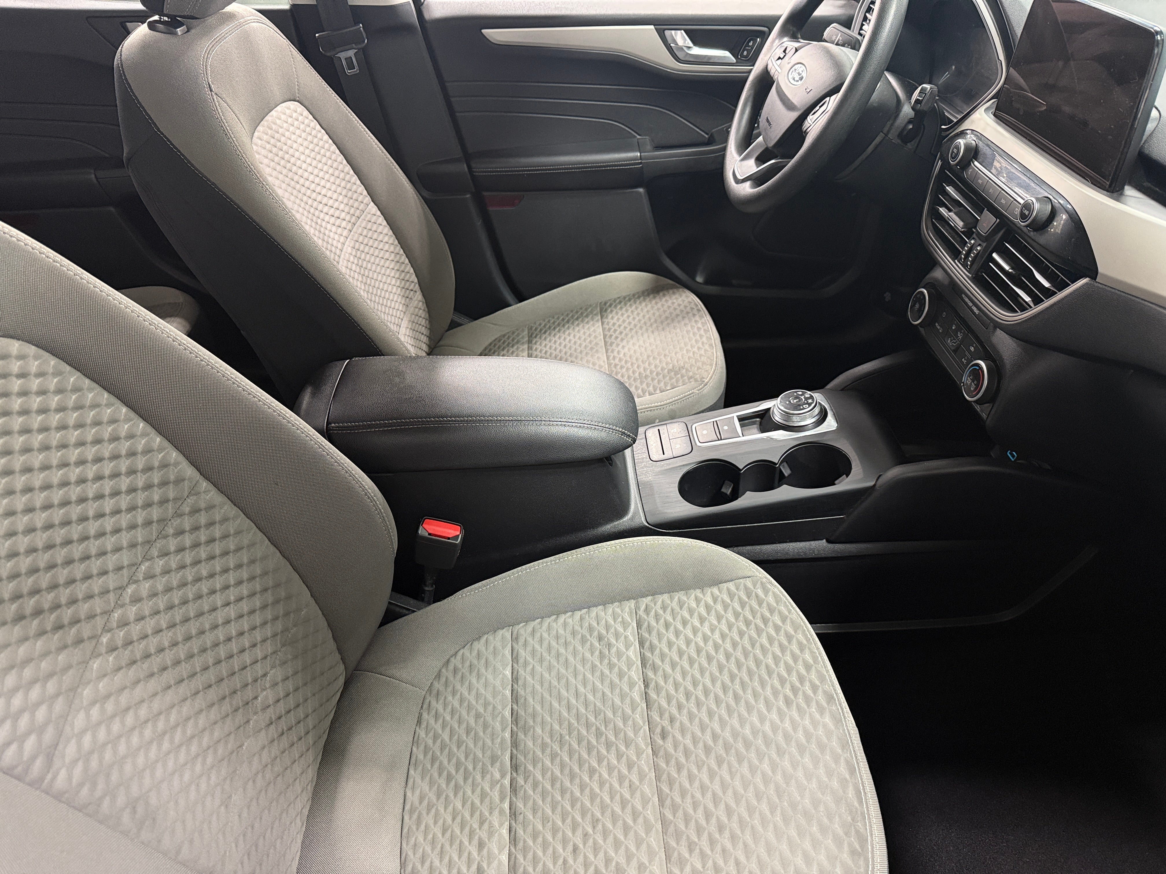 2021 Ford Escape SE 2