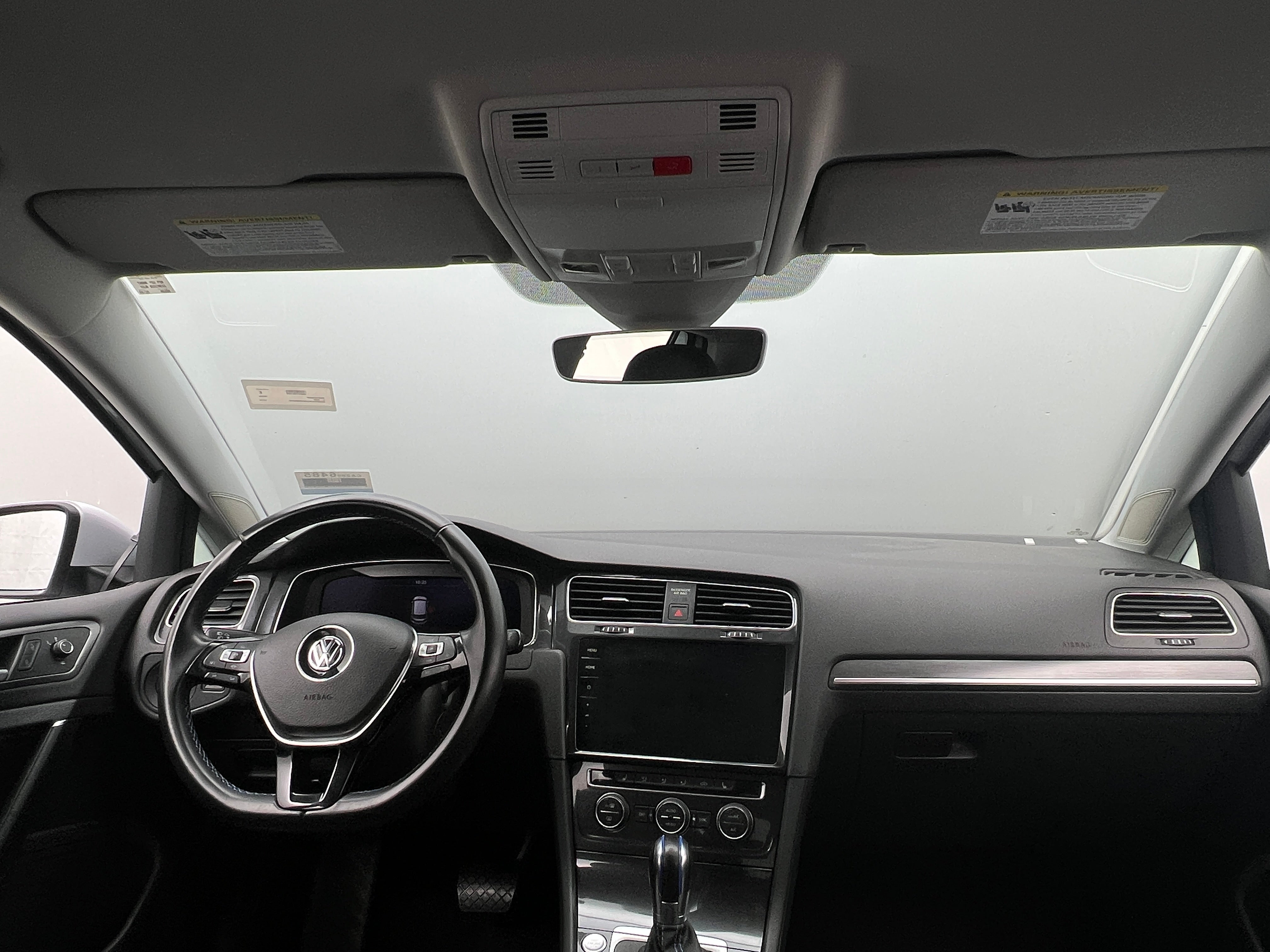 2019 Volkswagen e-Golf SEL Premium 2