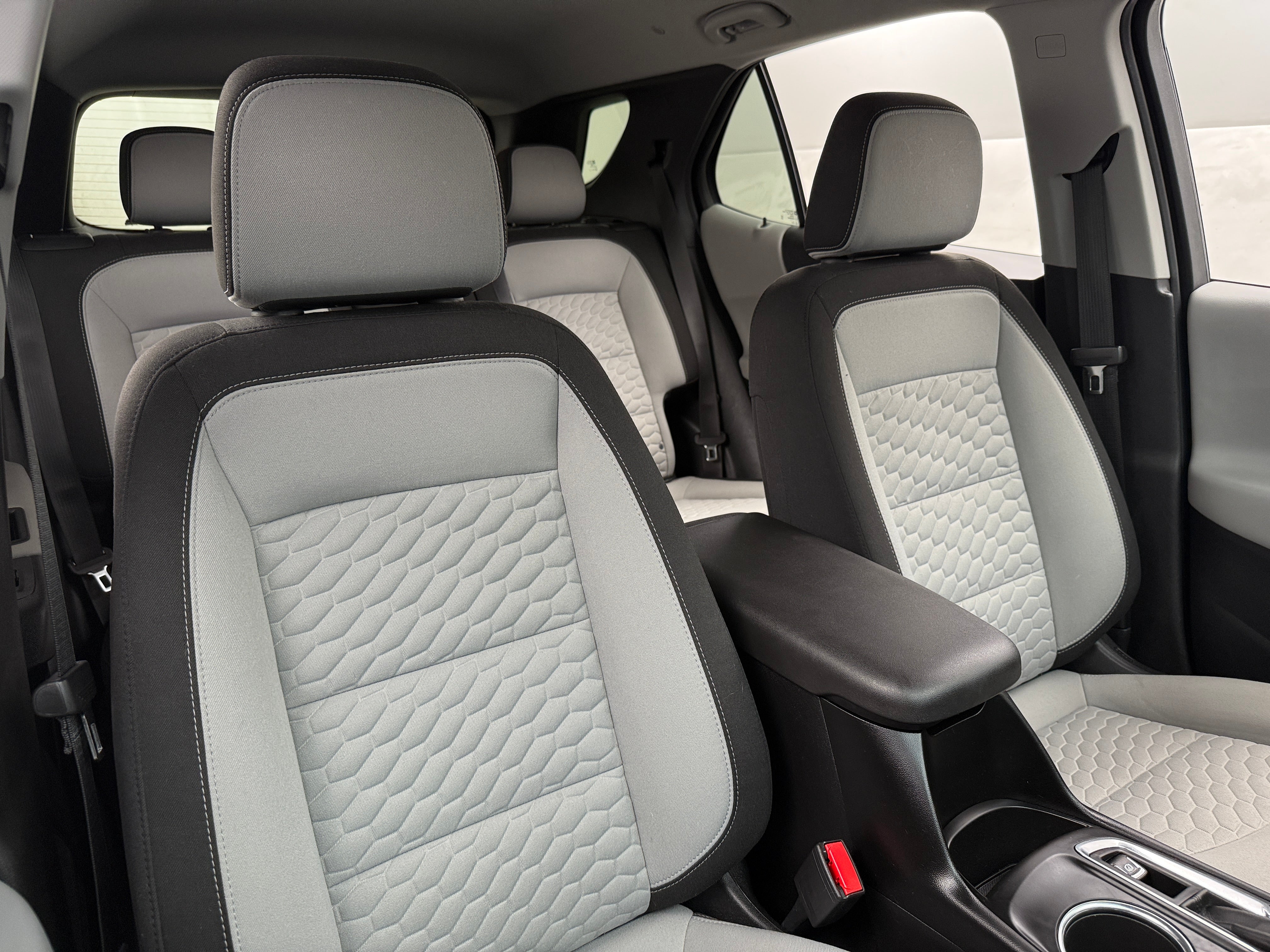 2020 Chevrolet Equinox LS 2