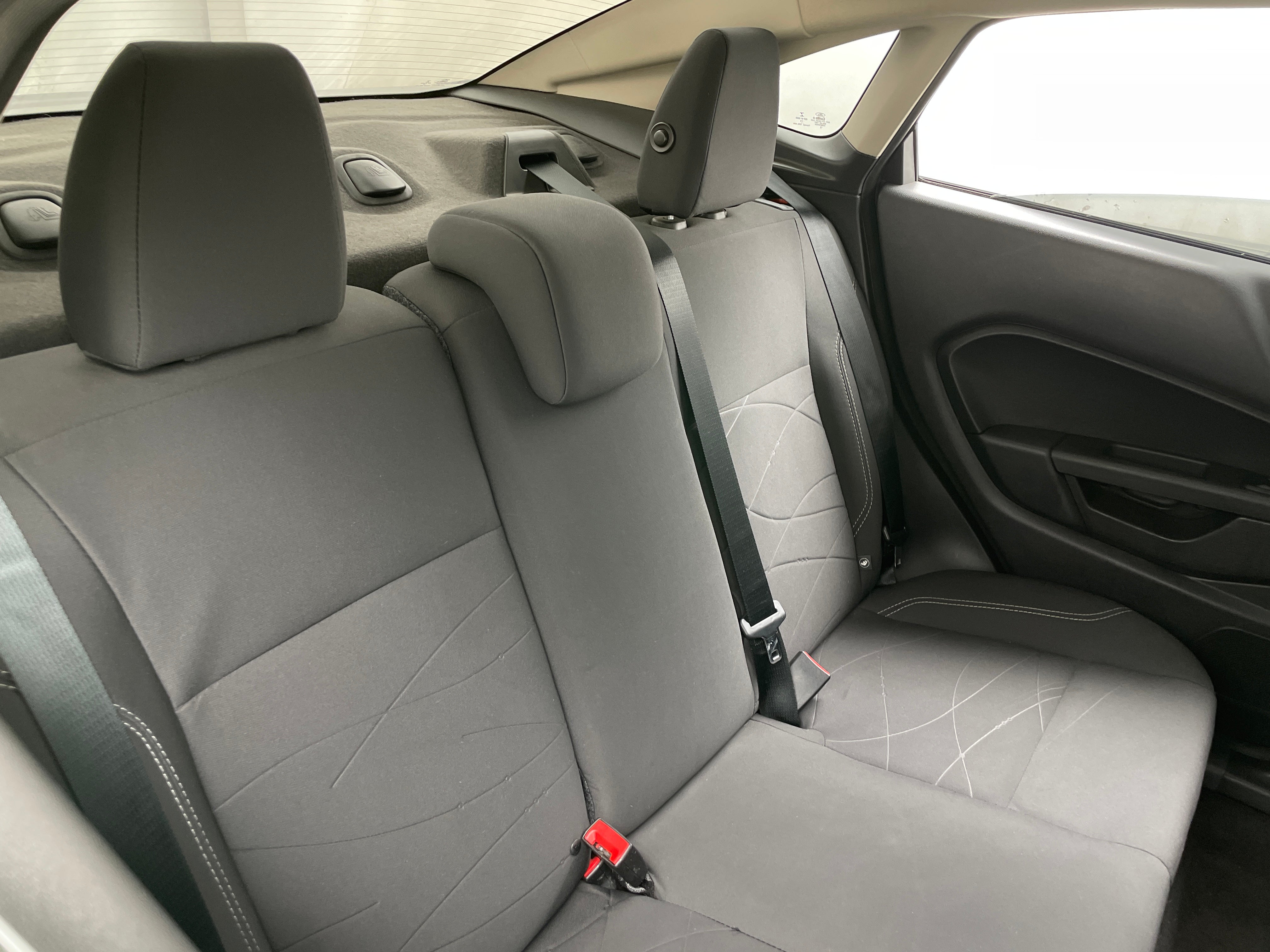 2015 Ford Fiesta SE 6