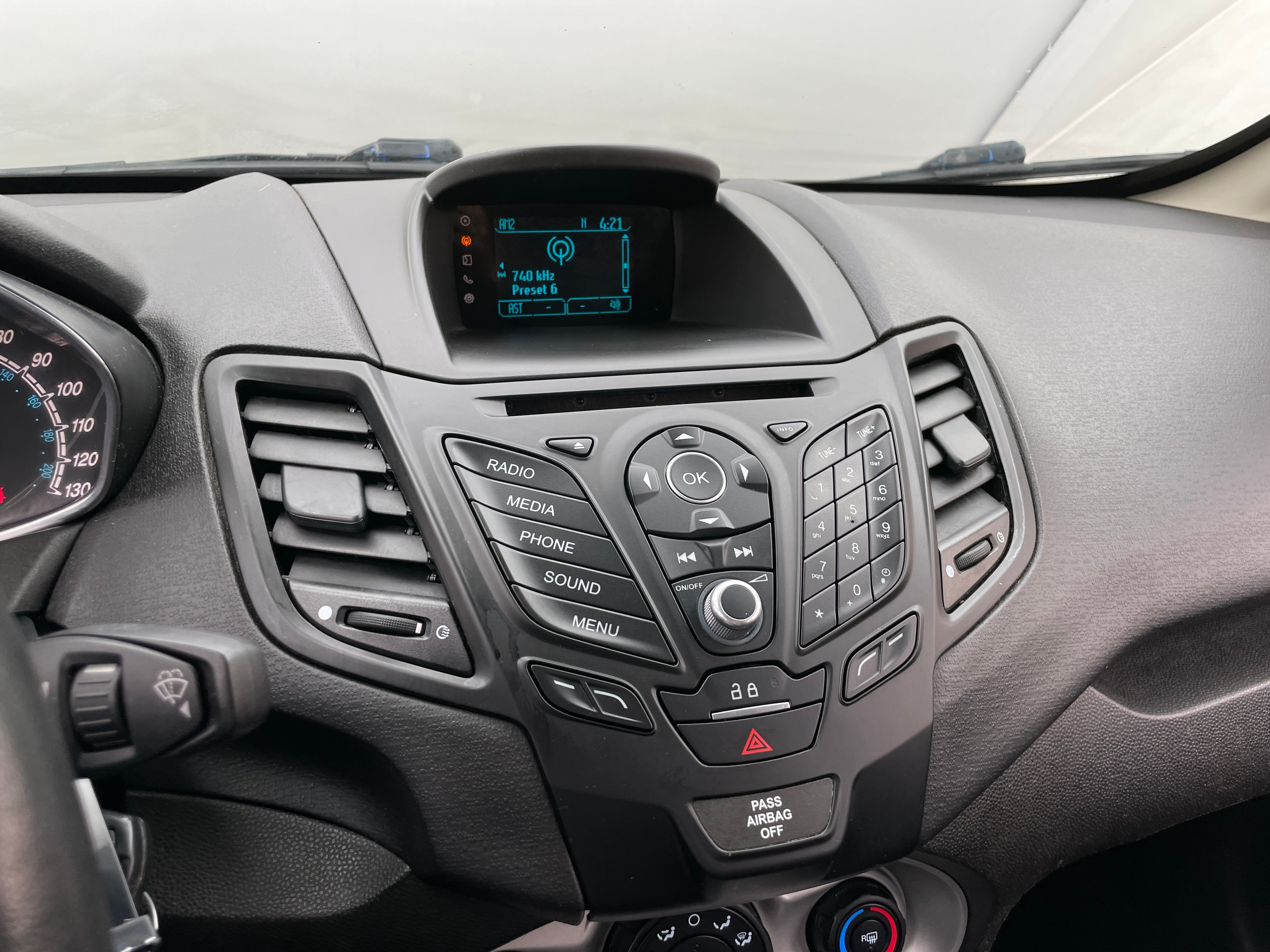 2015 Ford Fiesta SE 4