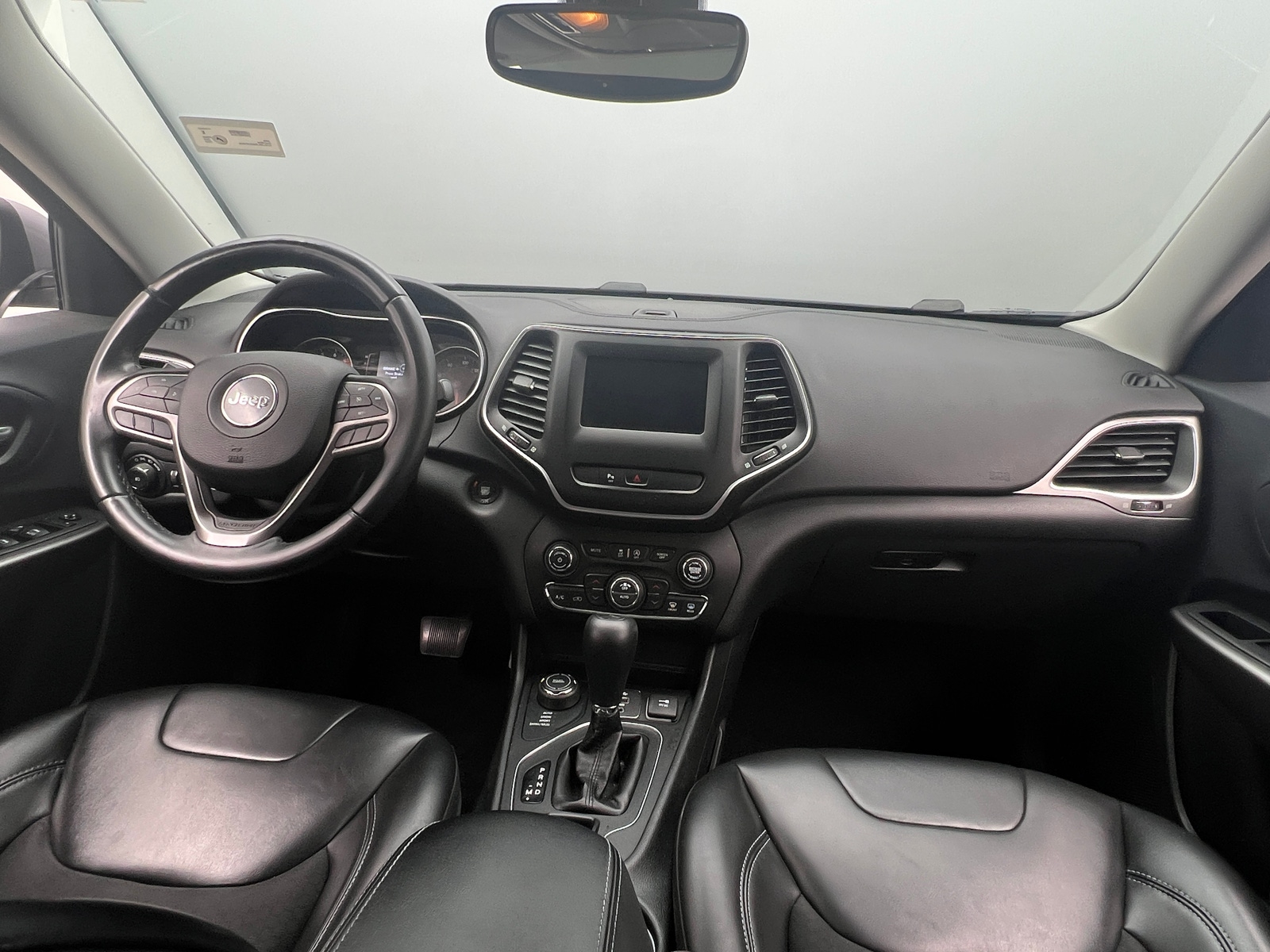 Thumbnail: 2019 Jeep Cherokee - 3