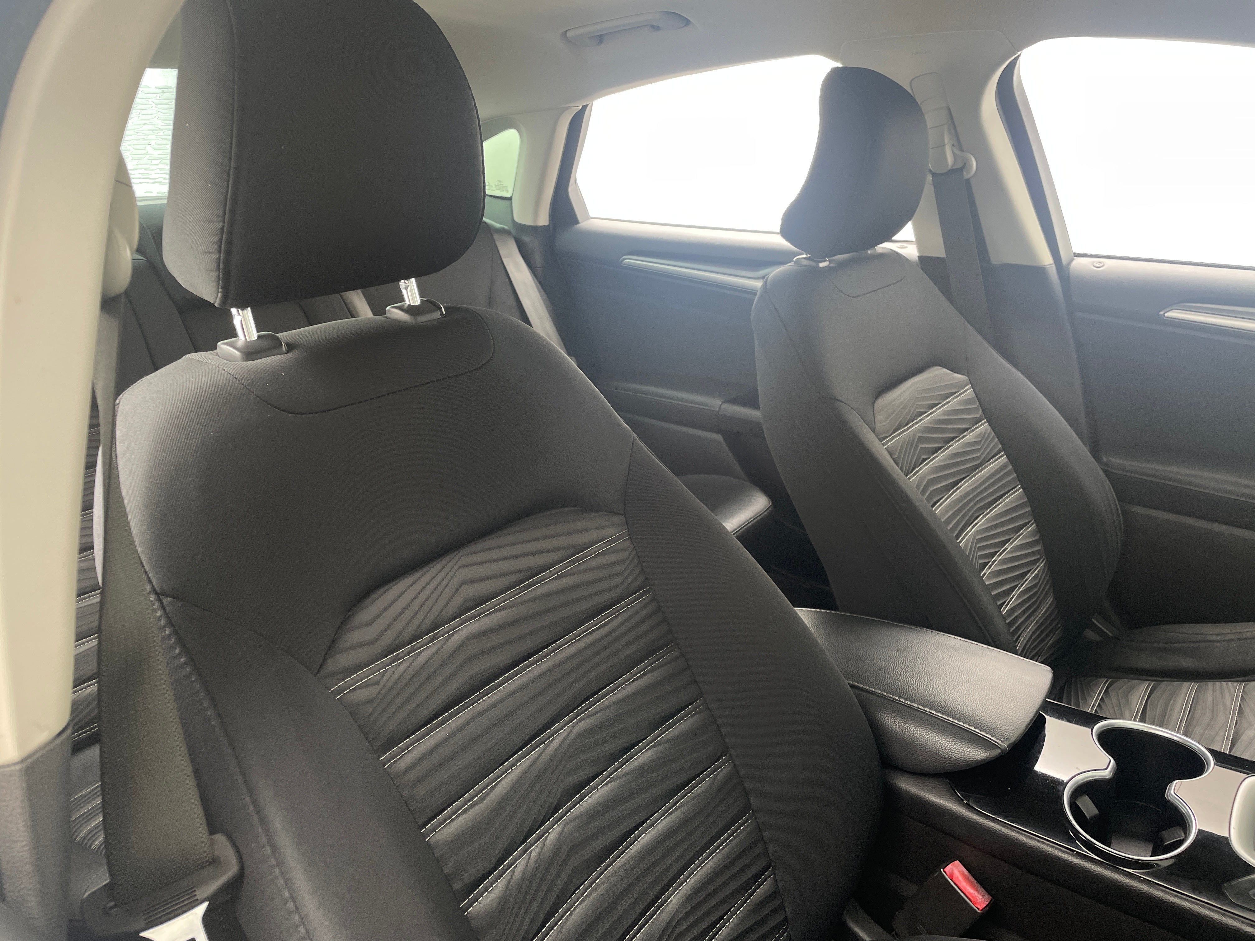 2016 Ford Fusion SE 2