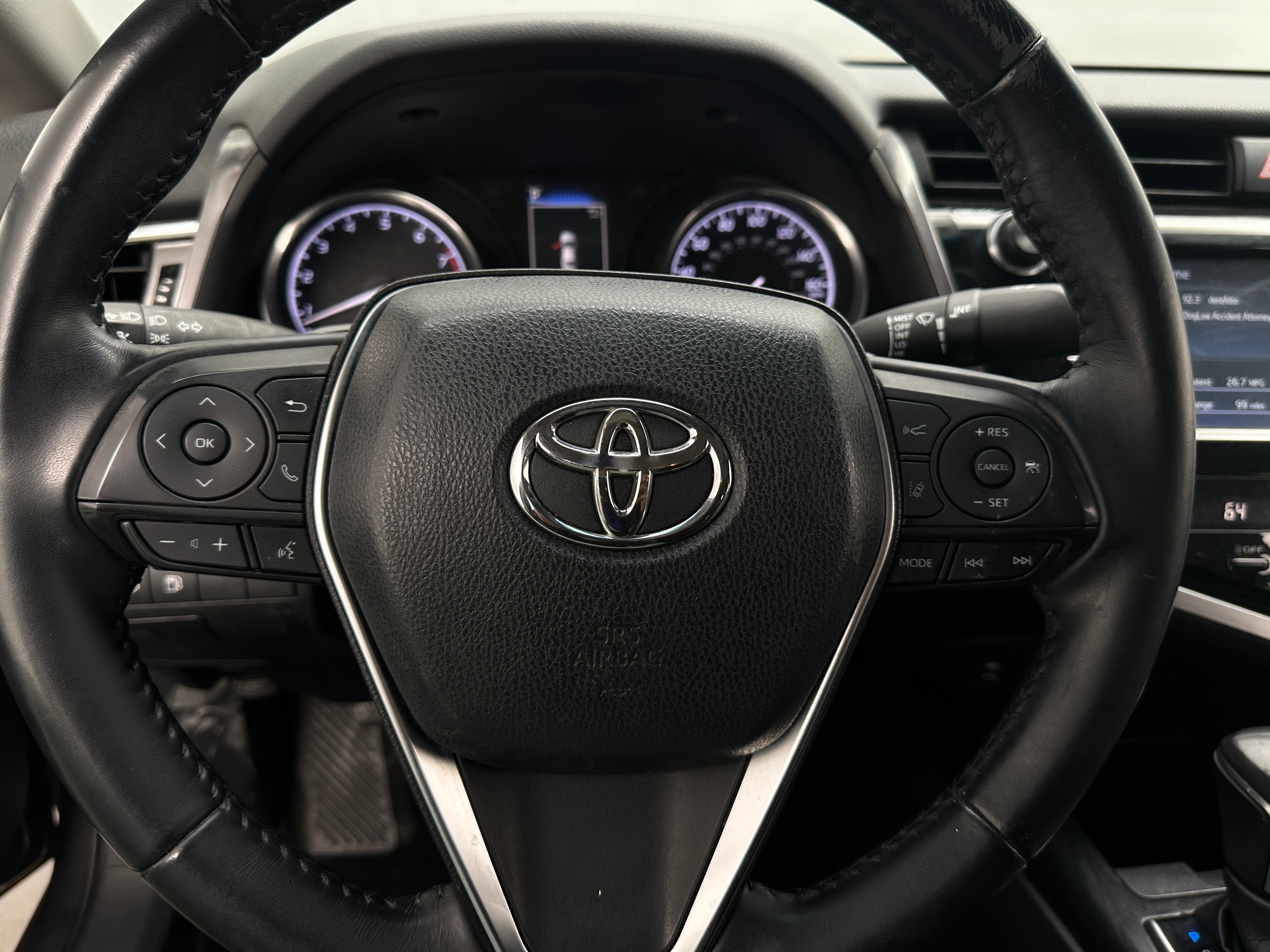 2018 Toyota Camry SE 4