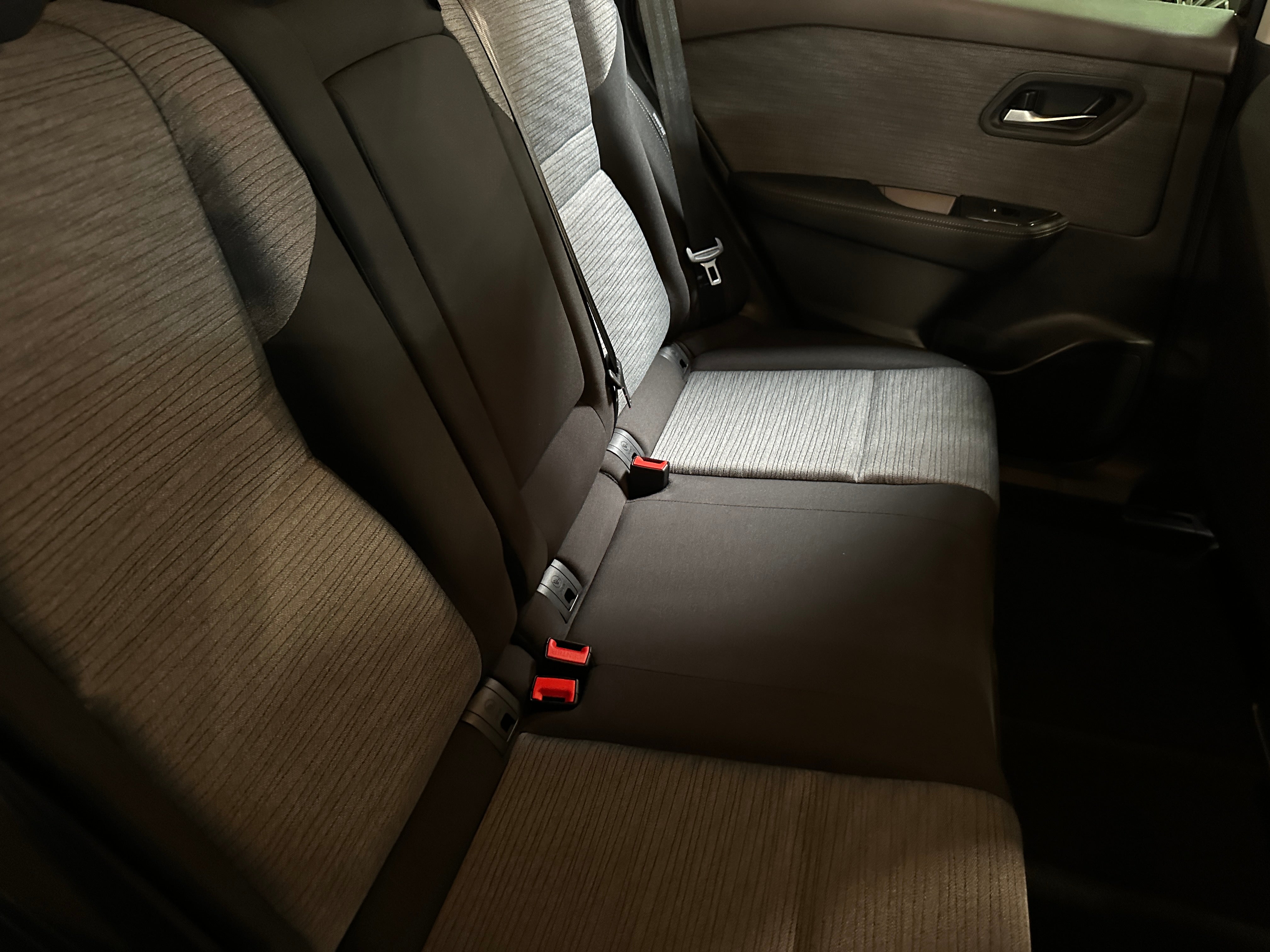 2023 Nissan Rogue SV 6