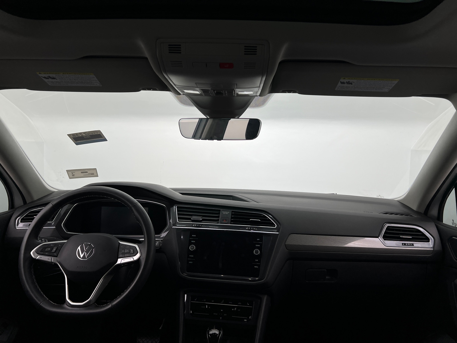 Thumbnail: 2022 Volkswagen Tiguan - 2