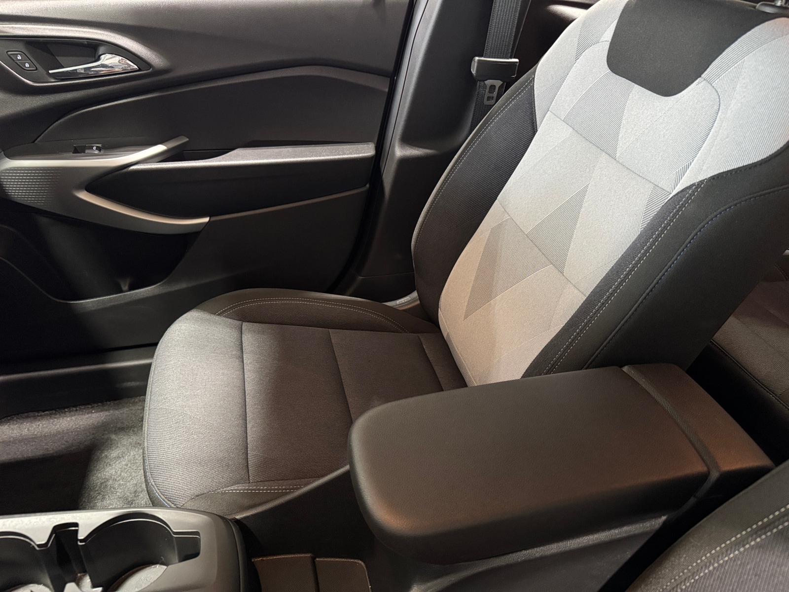 Thumbnail: 2025 Chevrolet Trax - 2