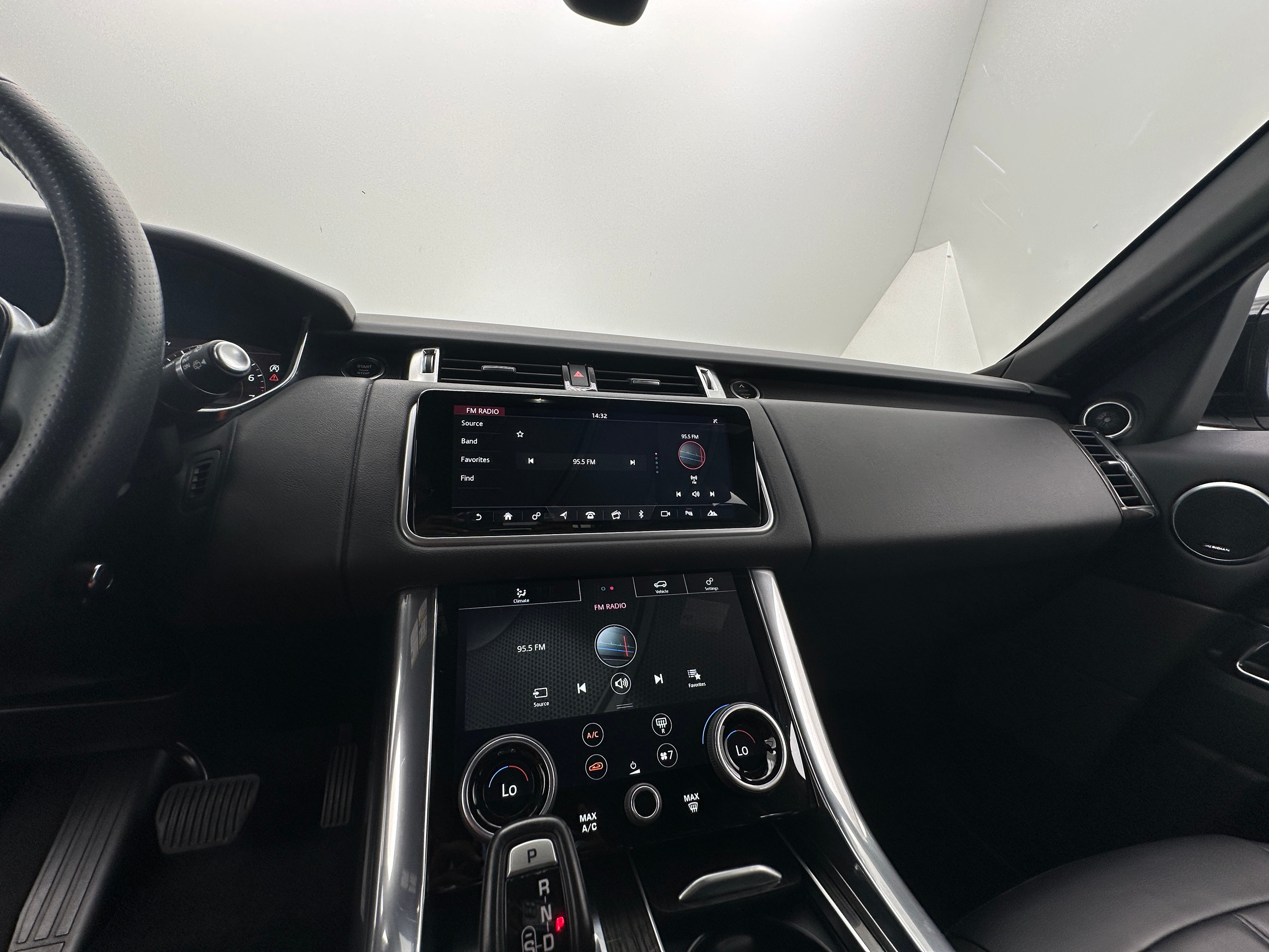 2018 Land Rover Range Rover Sport SE 3