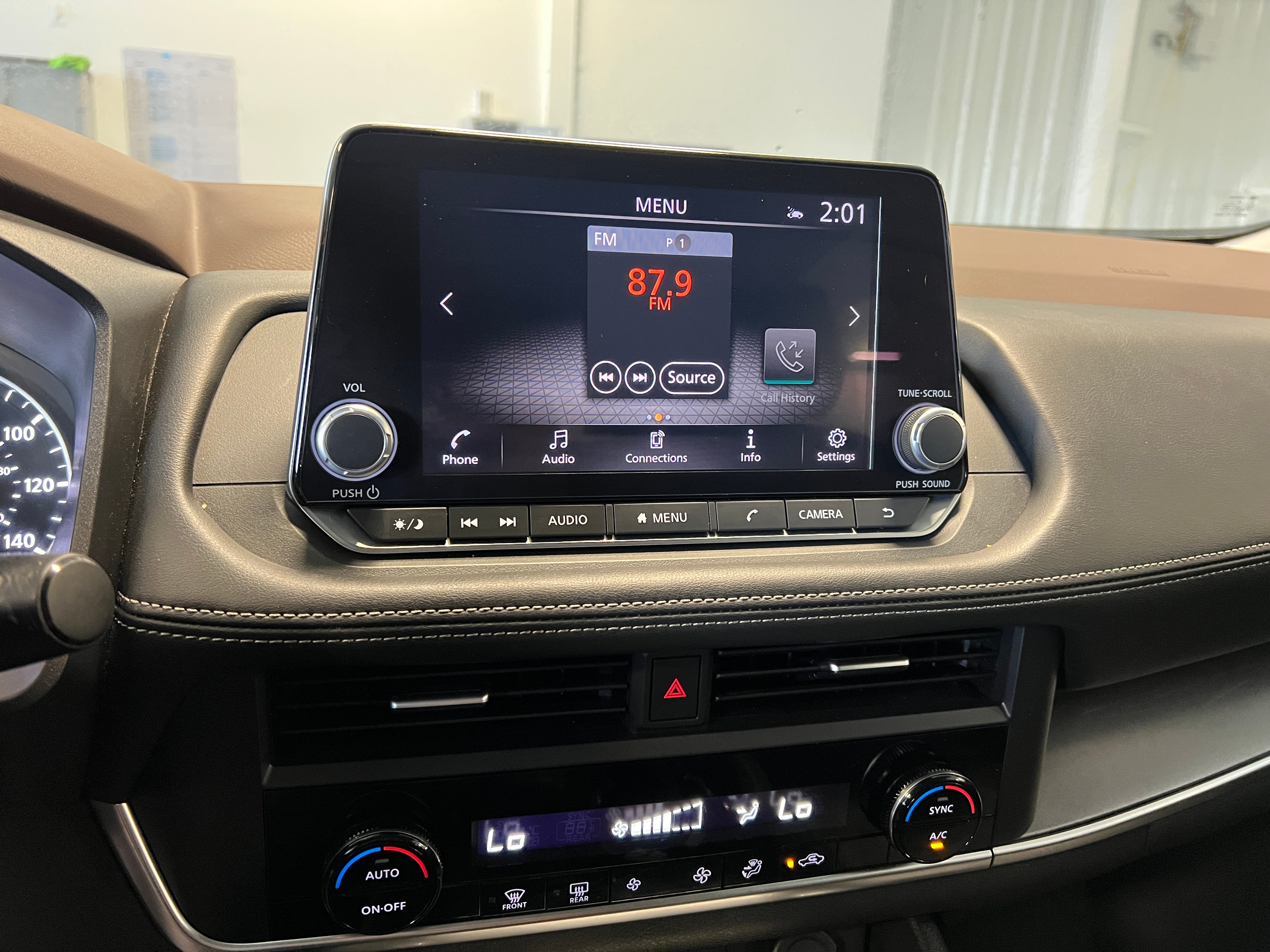 2023 Nissan Rogue SV 4