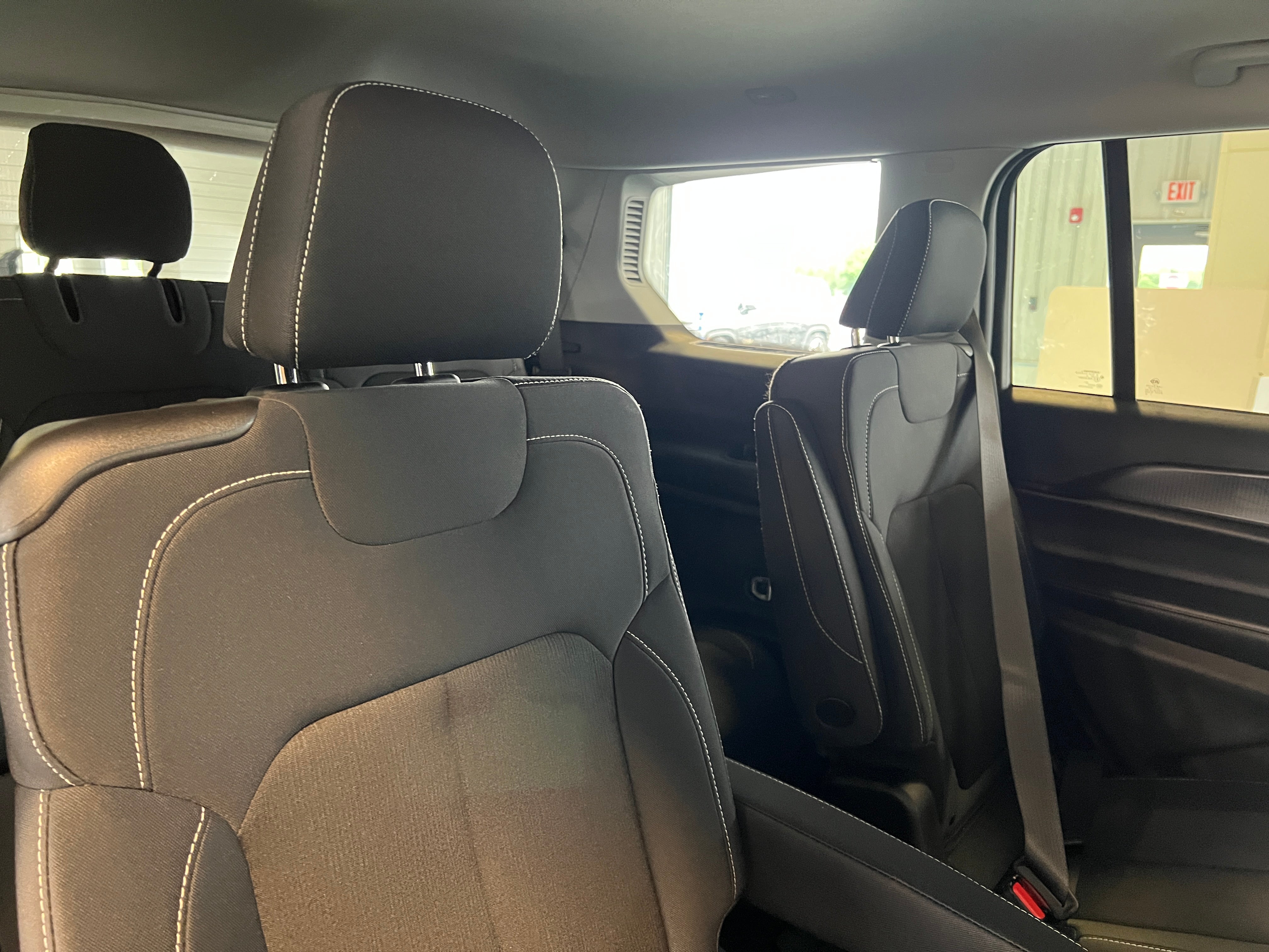 2023 Jeep Grand Cherokee L Laredo 6
