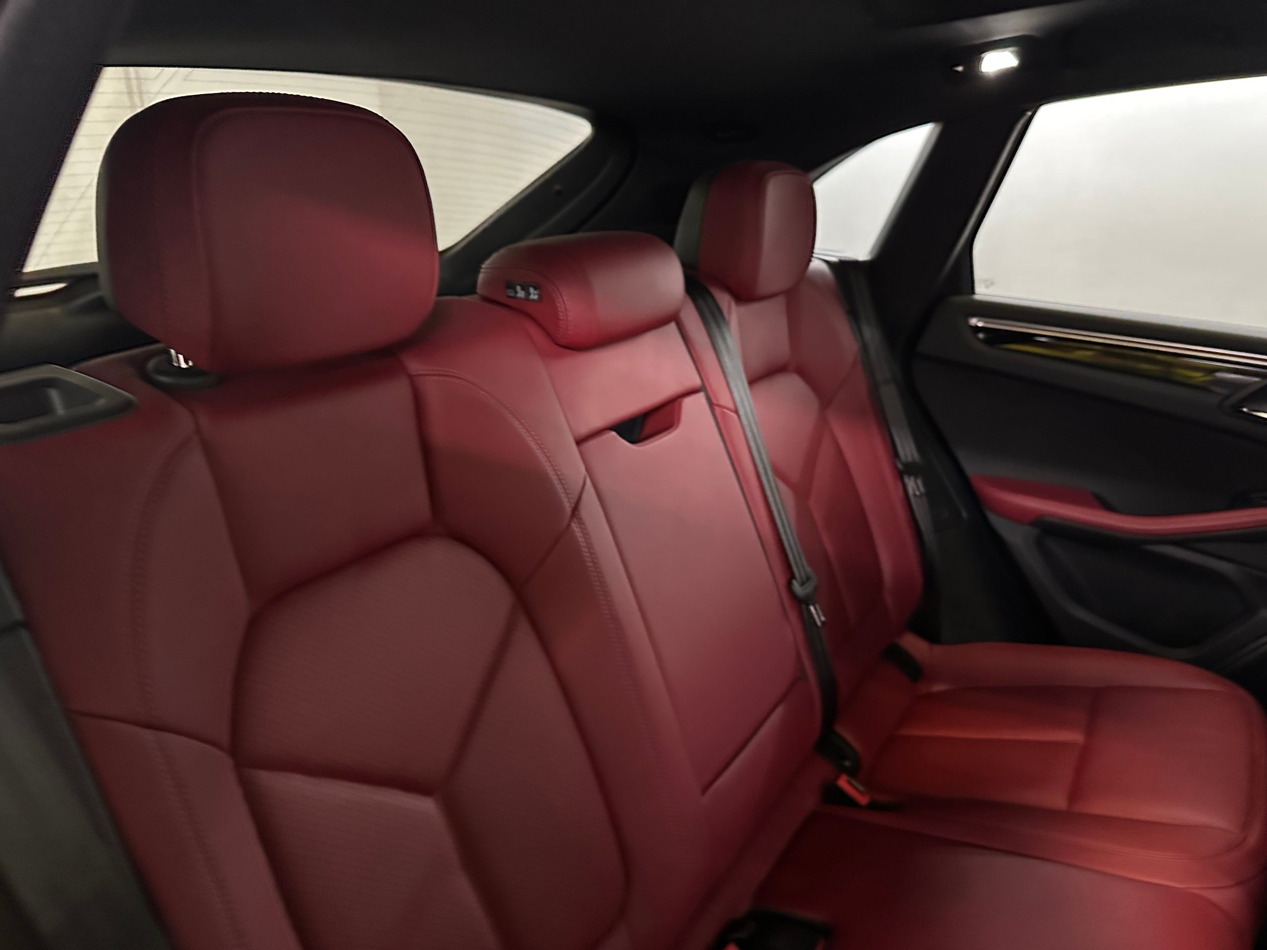 2022 Porsche Macan Base 5
