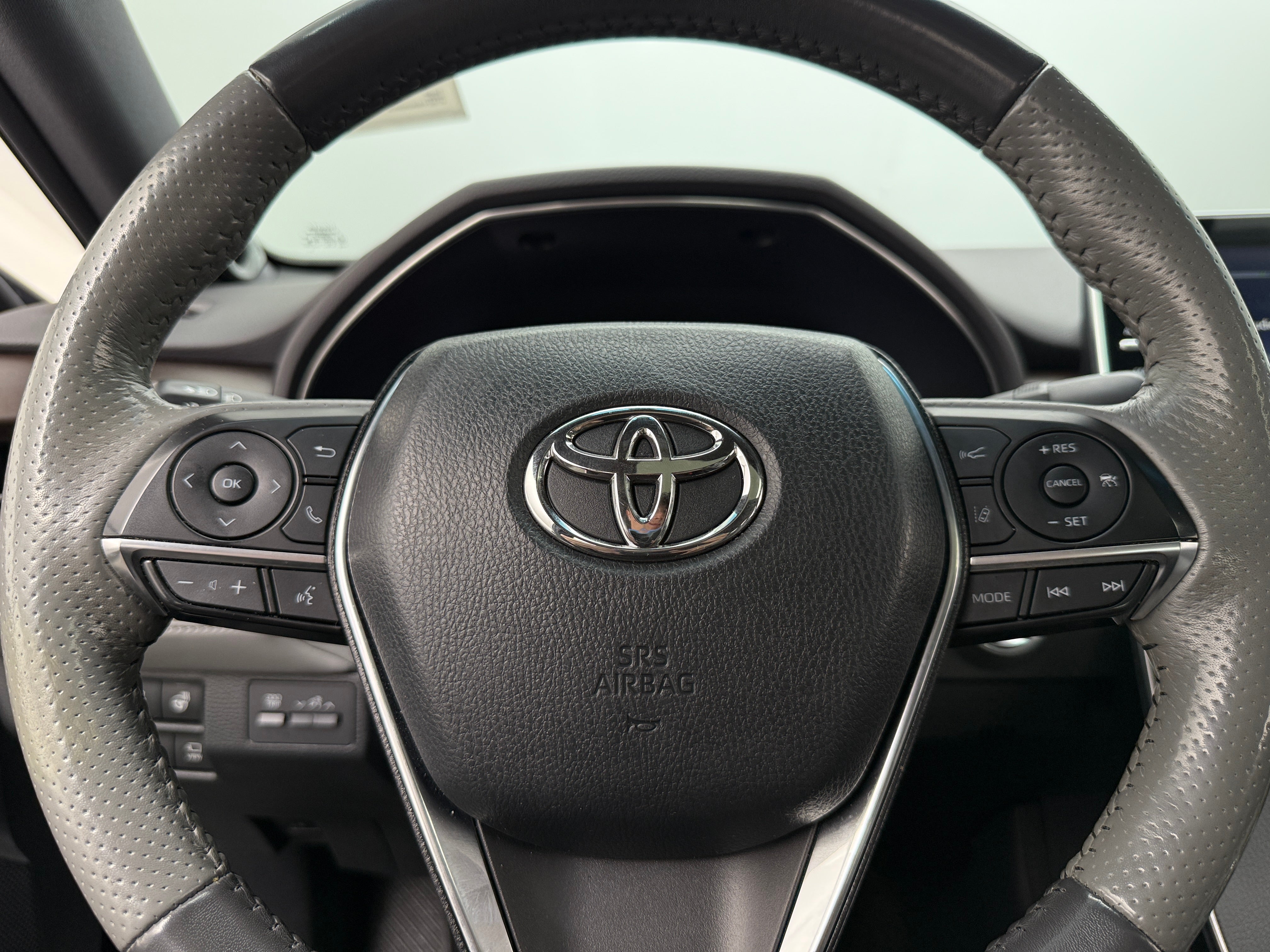 2019 Toyota Avalon Limited 4