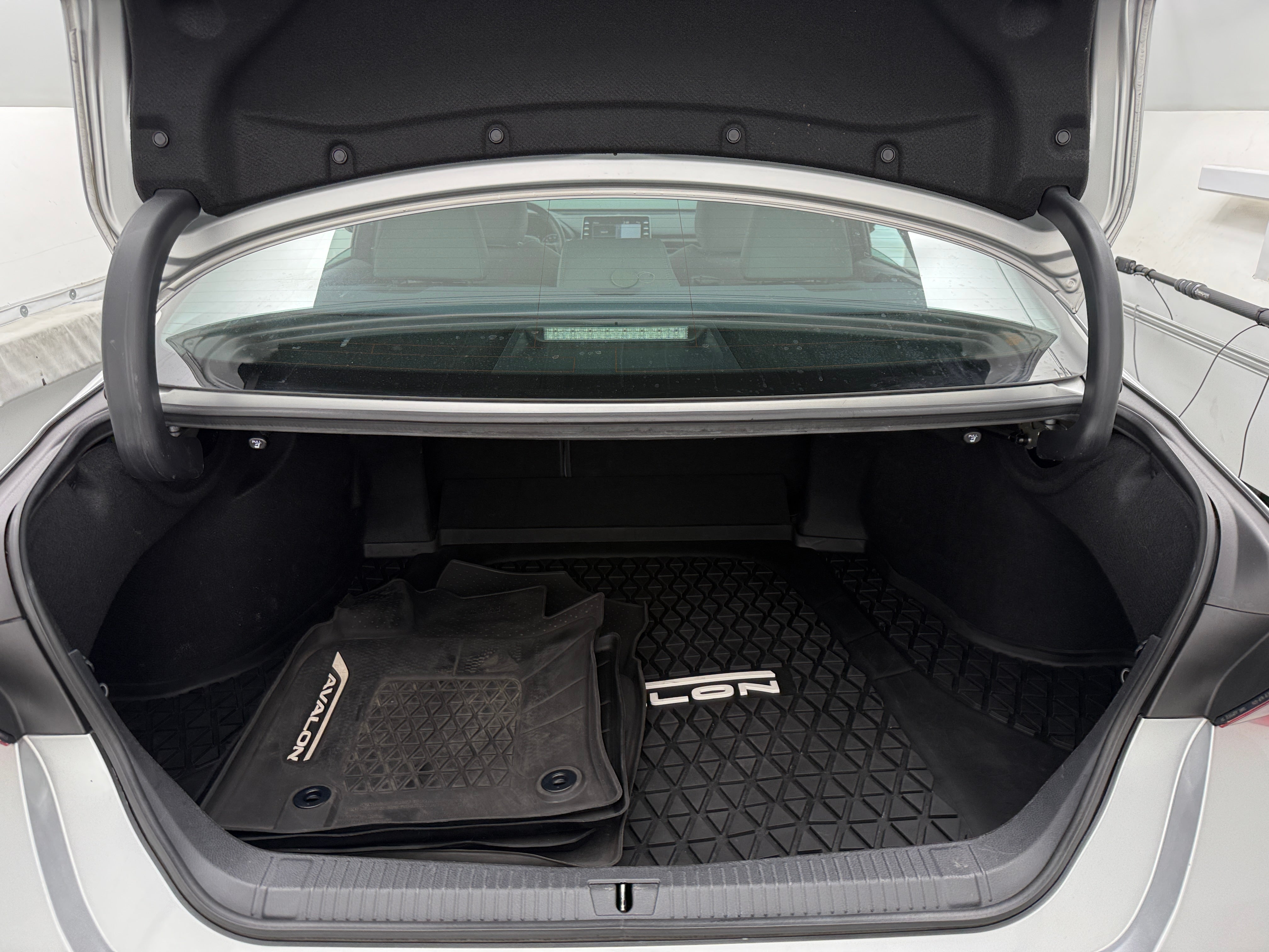 2019 Toyota Avalon Limited 6