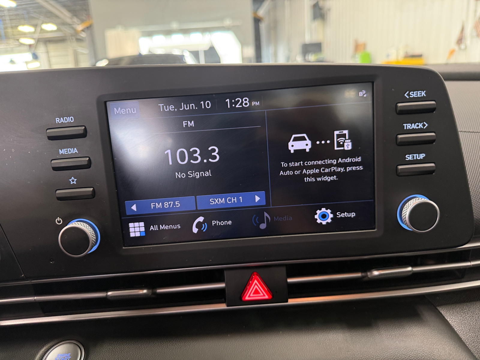 Thumbnail: 2023 Hyundai Elantra - 4