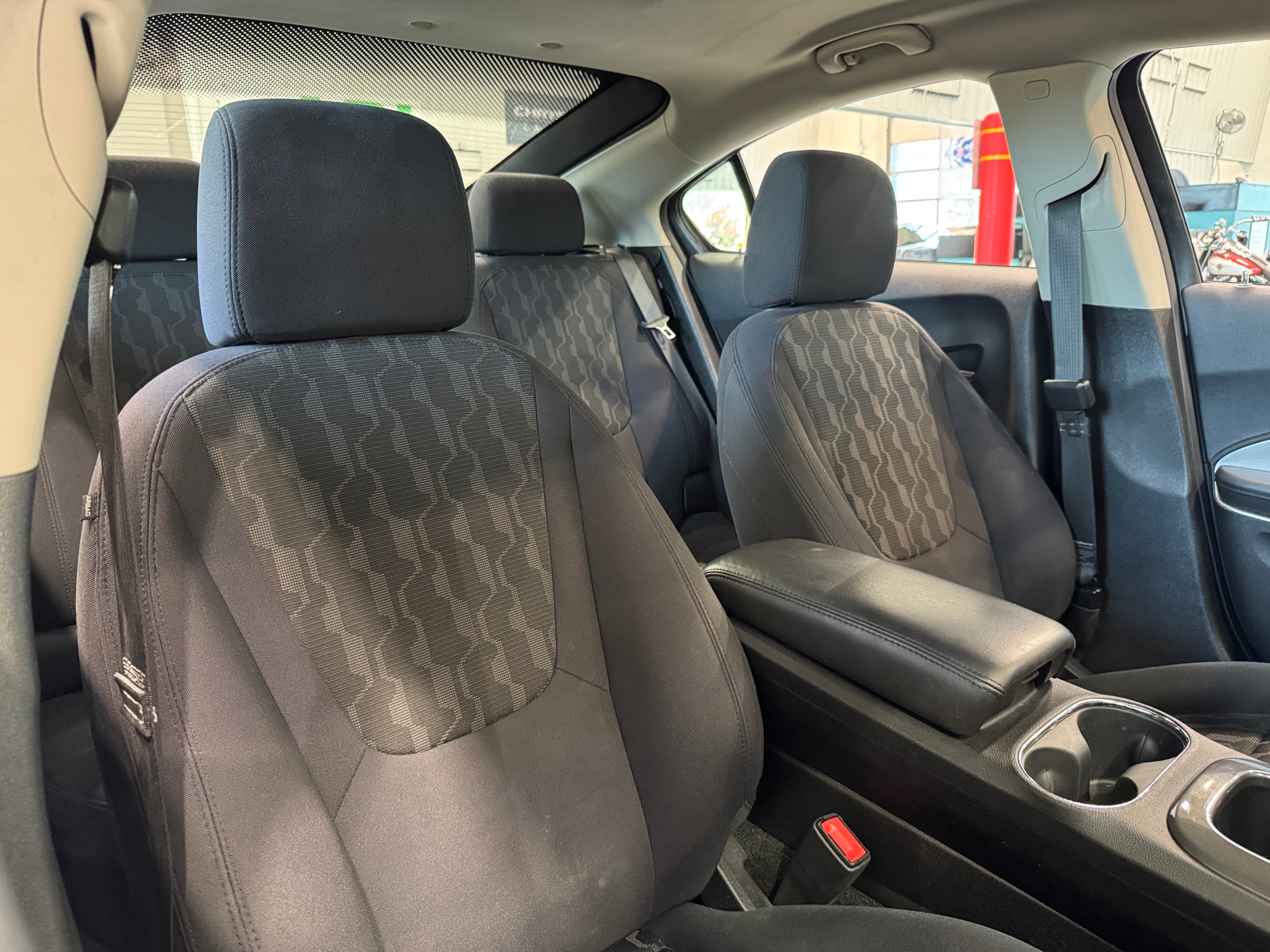 2014 Chevrolet Volt Base 2