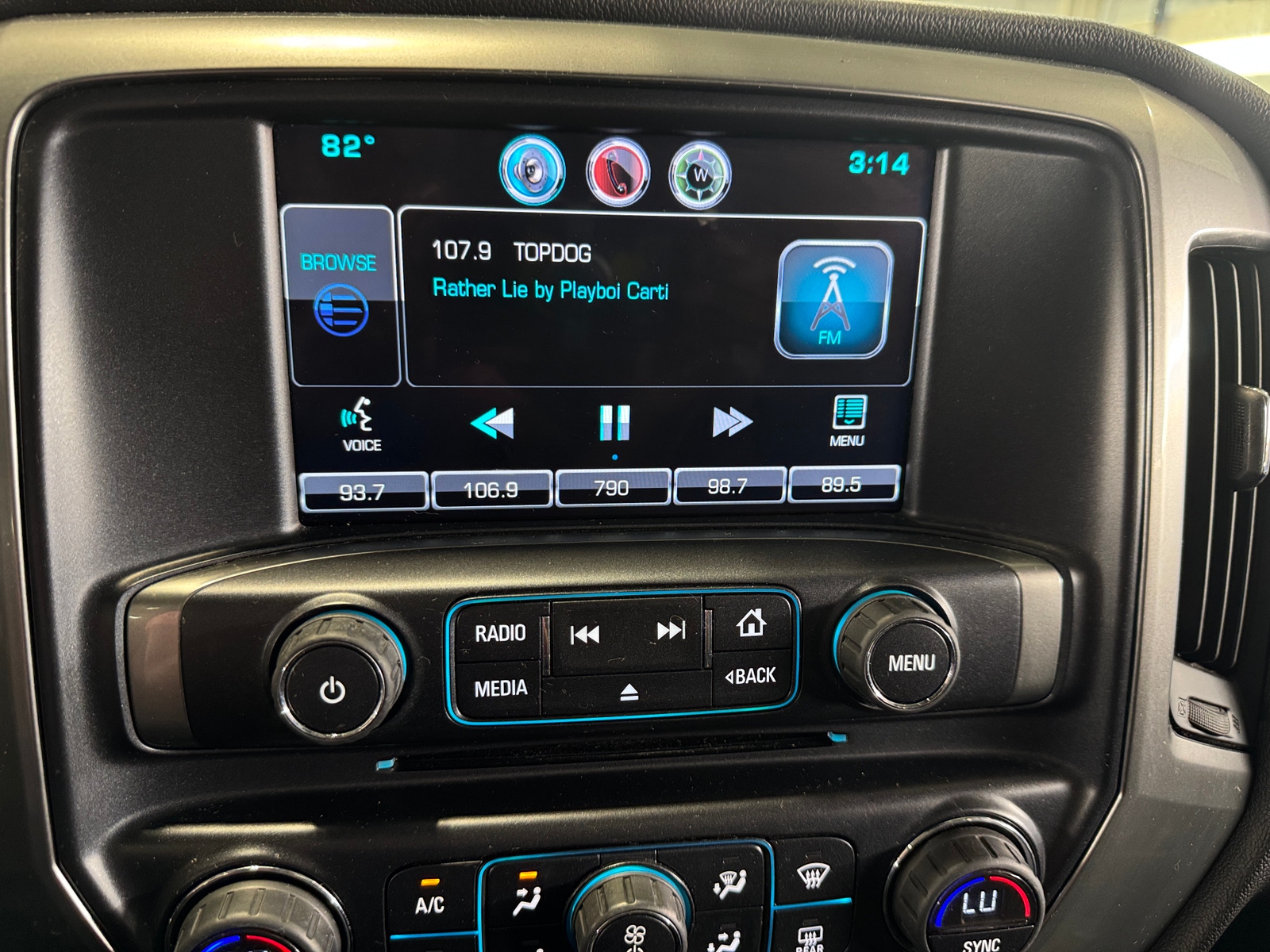 Thumbnail: 2015 Chevrolet Silverado 1500 - 4