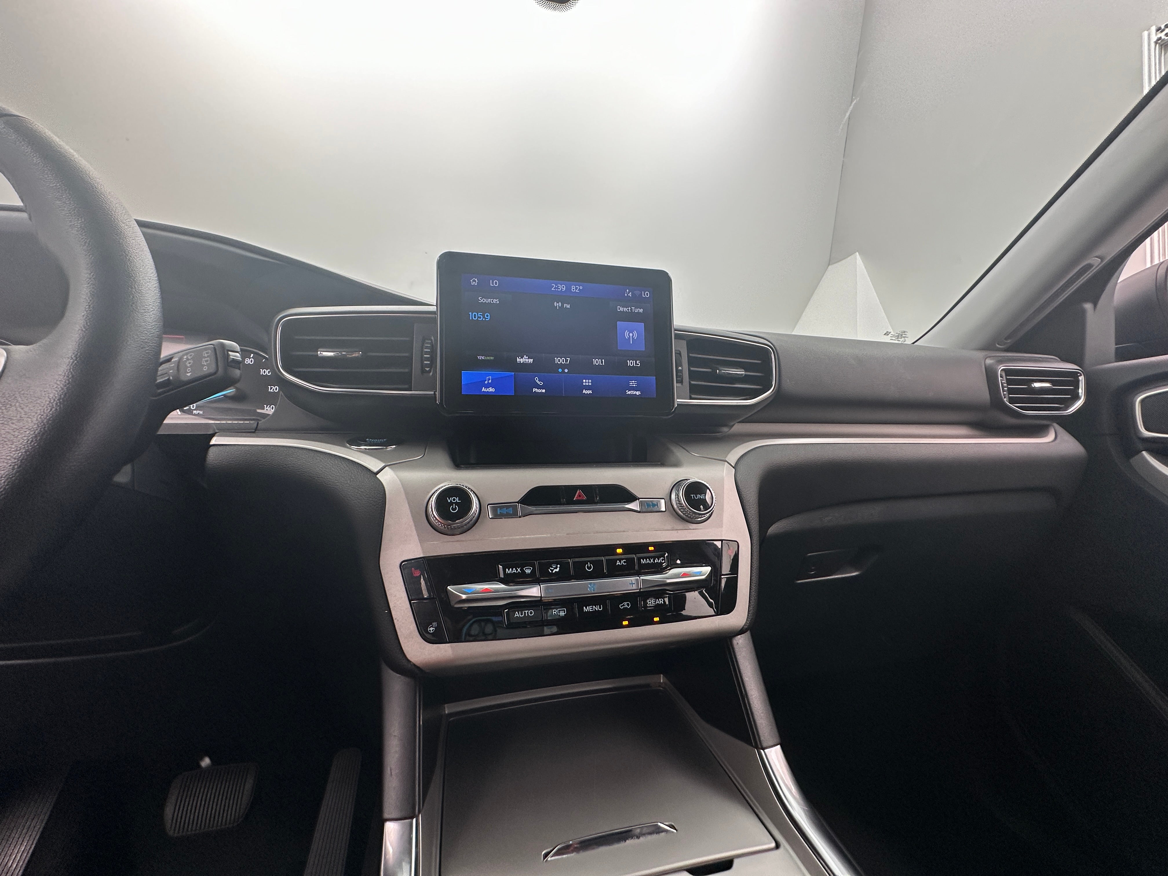 2024 Ford Explorer XLT 4