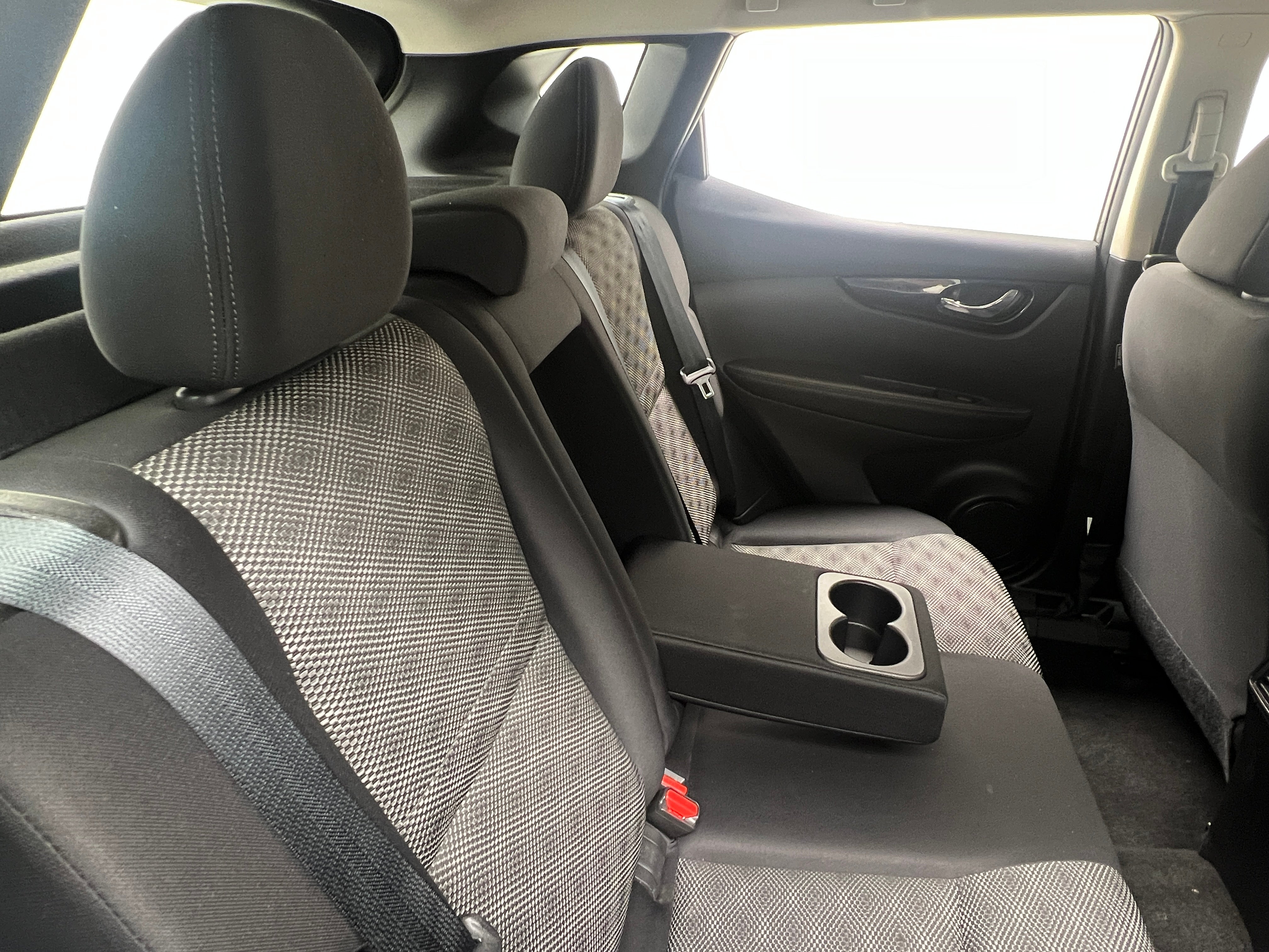 2021 Nissan Rogue Sport SV 6