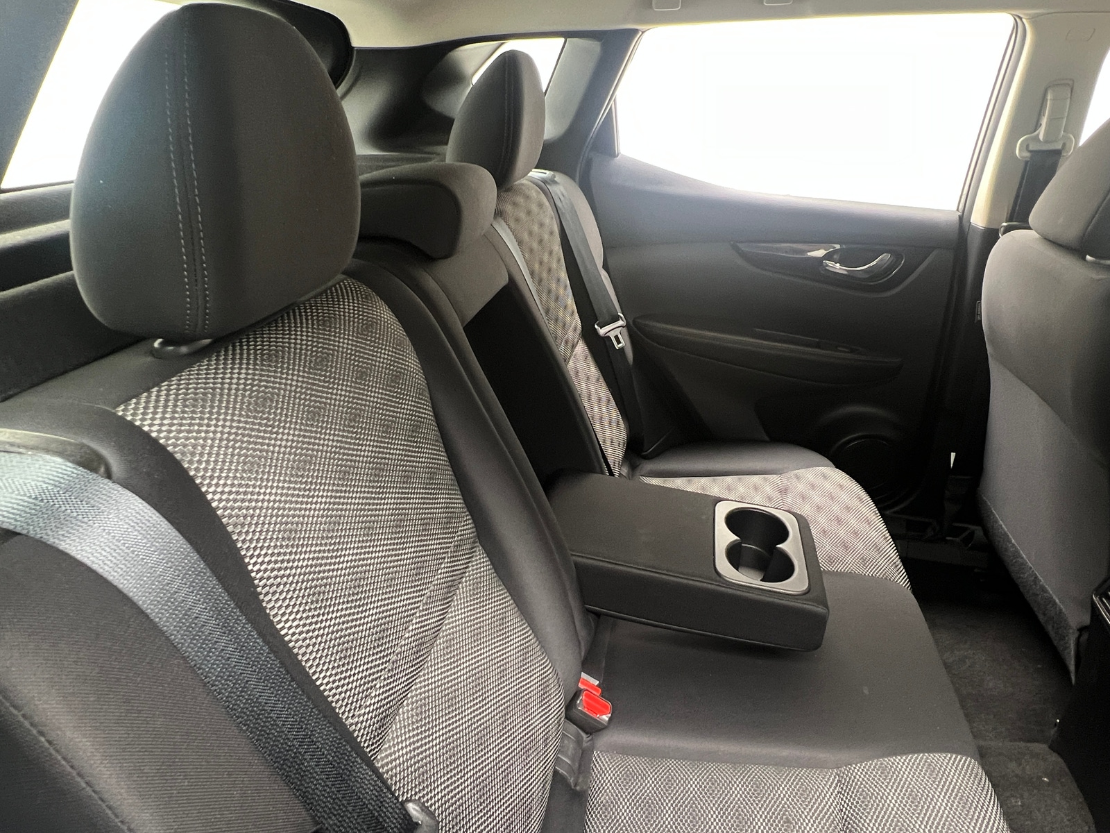 Thumbnail: 2021 Nissan Rogue Sport - 6