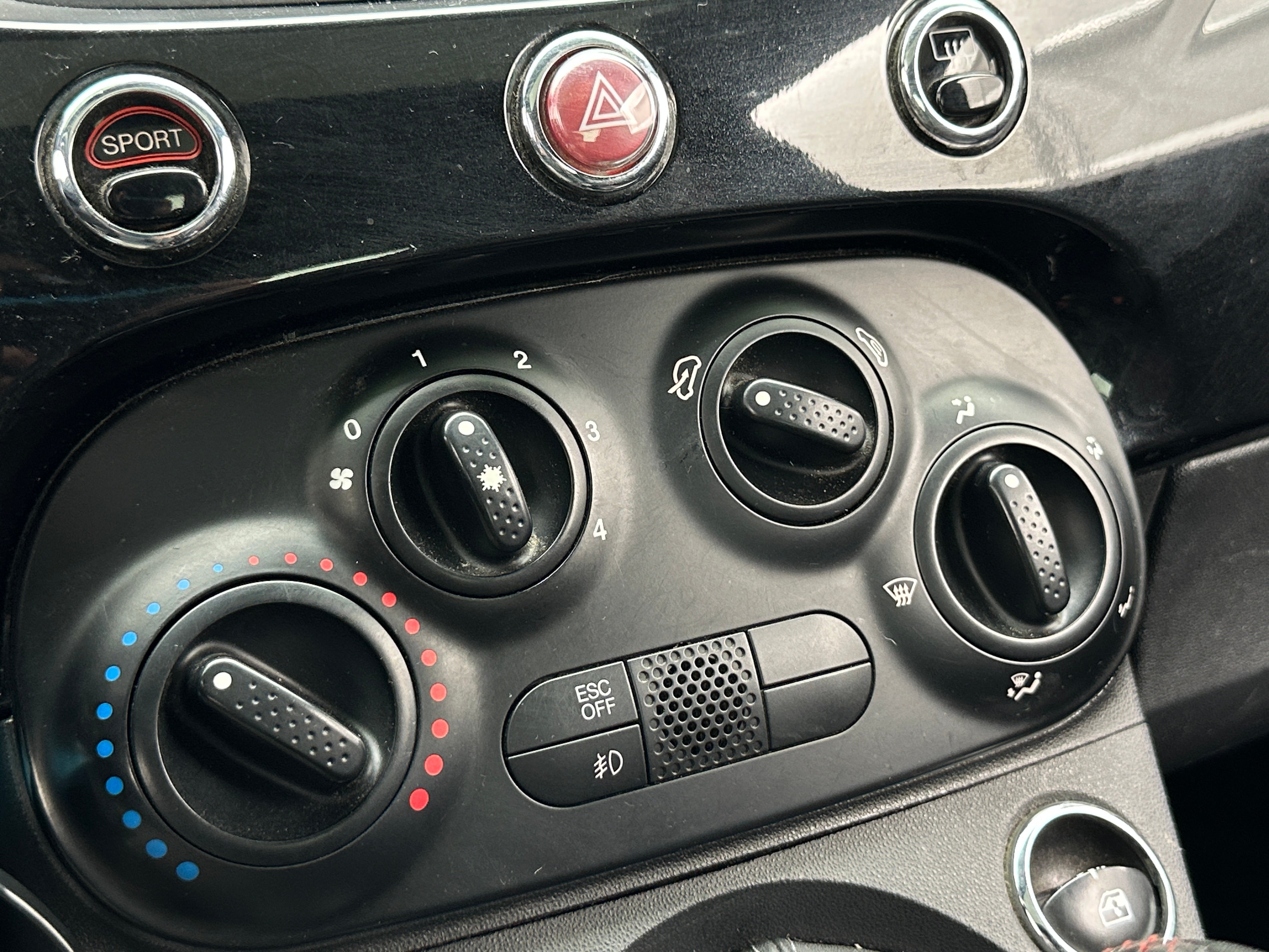 2012 Fiat 500 Abarth 3