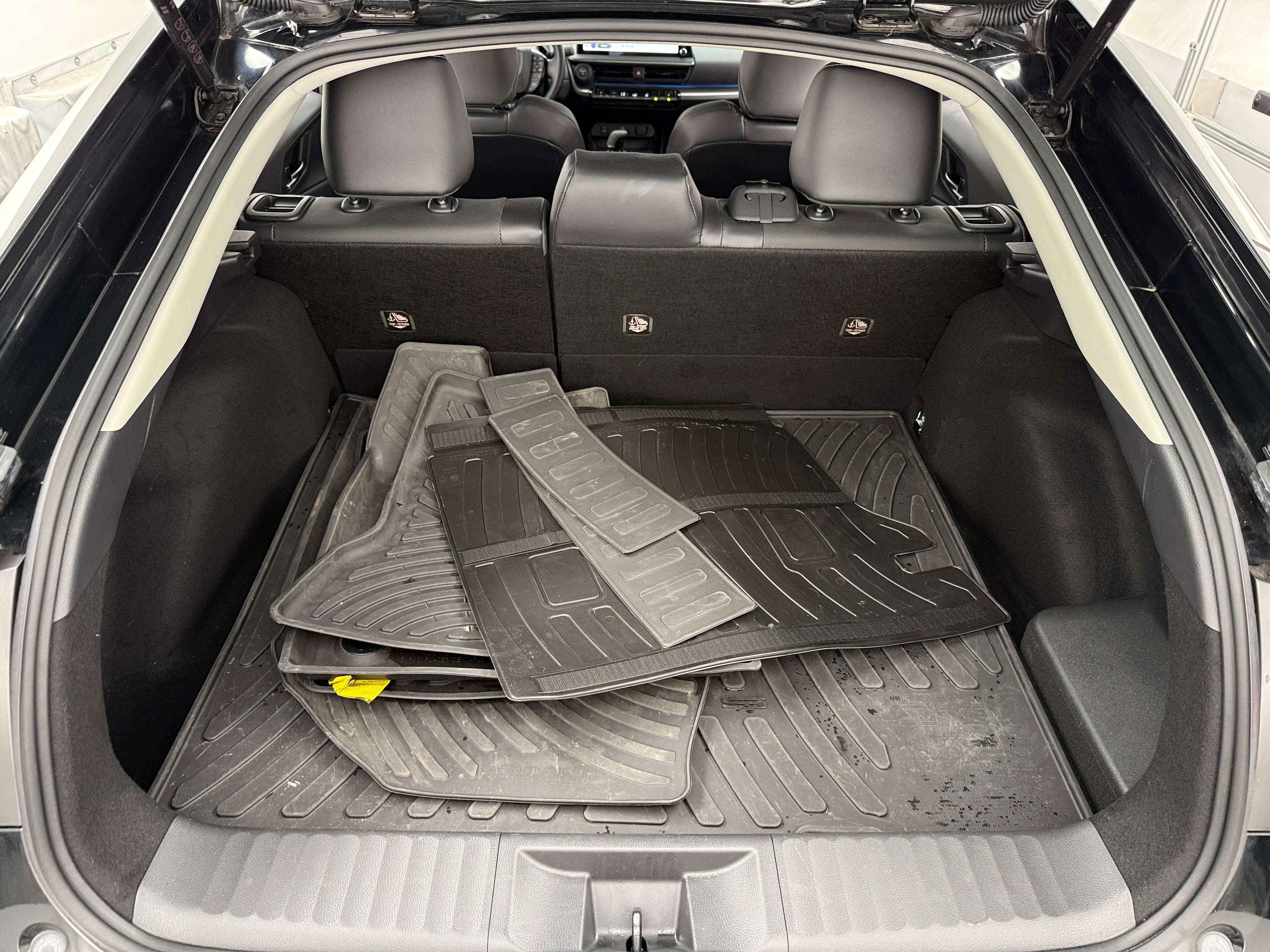 2024 Toyota Prius XLE 6
