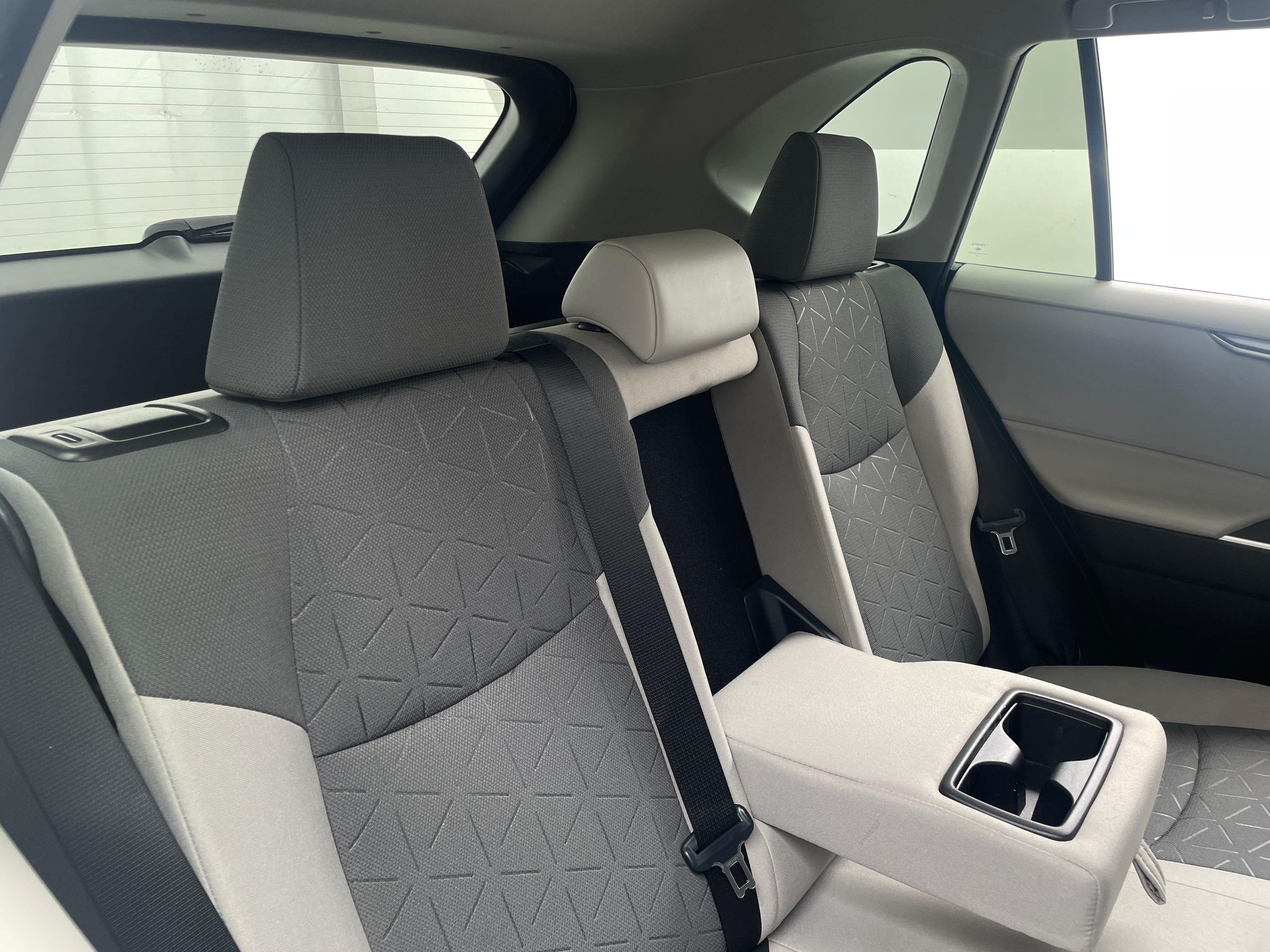 2022 Toyota RAV4 XLE 6