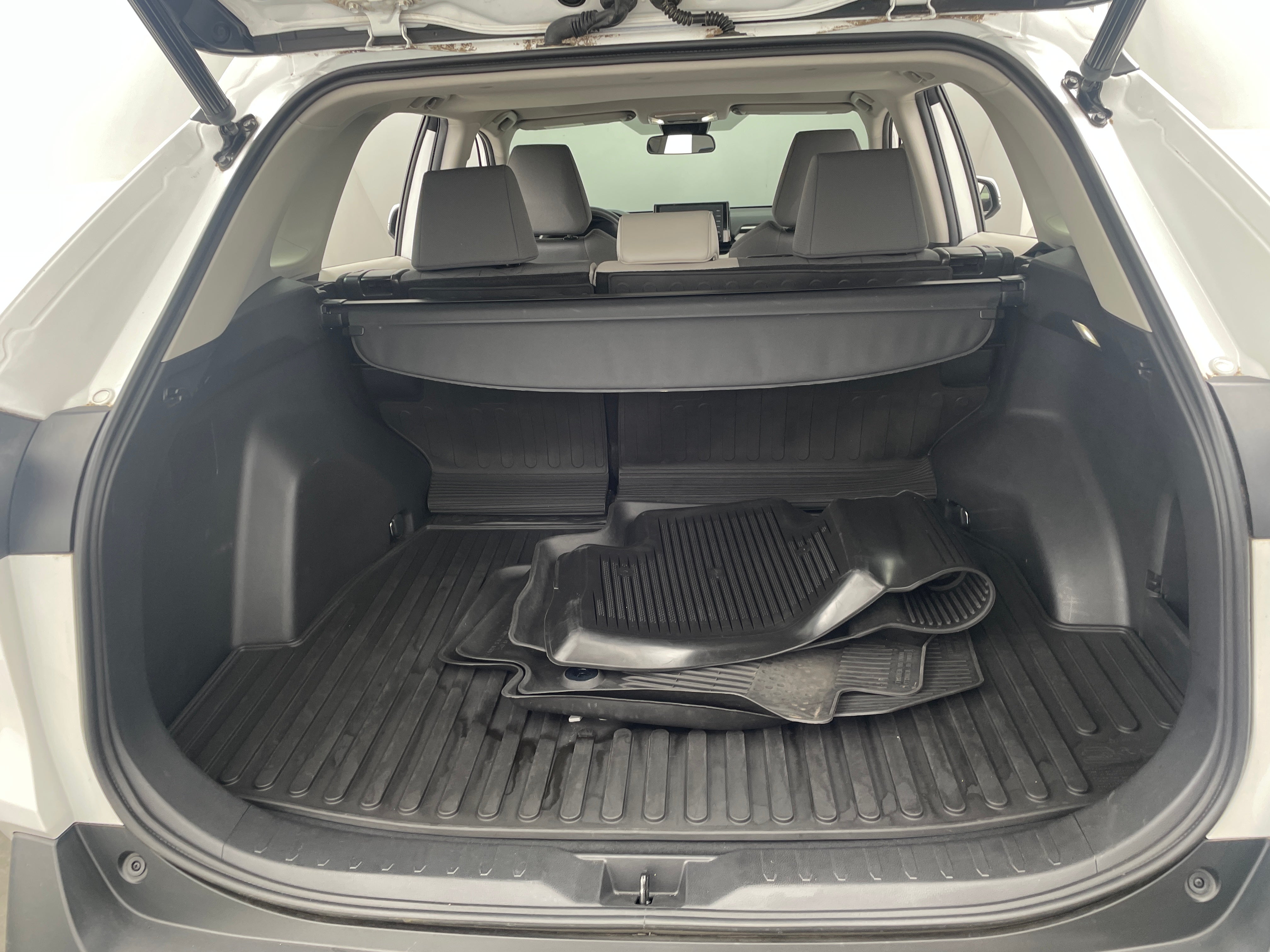2022 Toyota RAV4 XLE 7