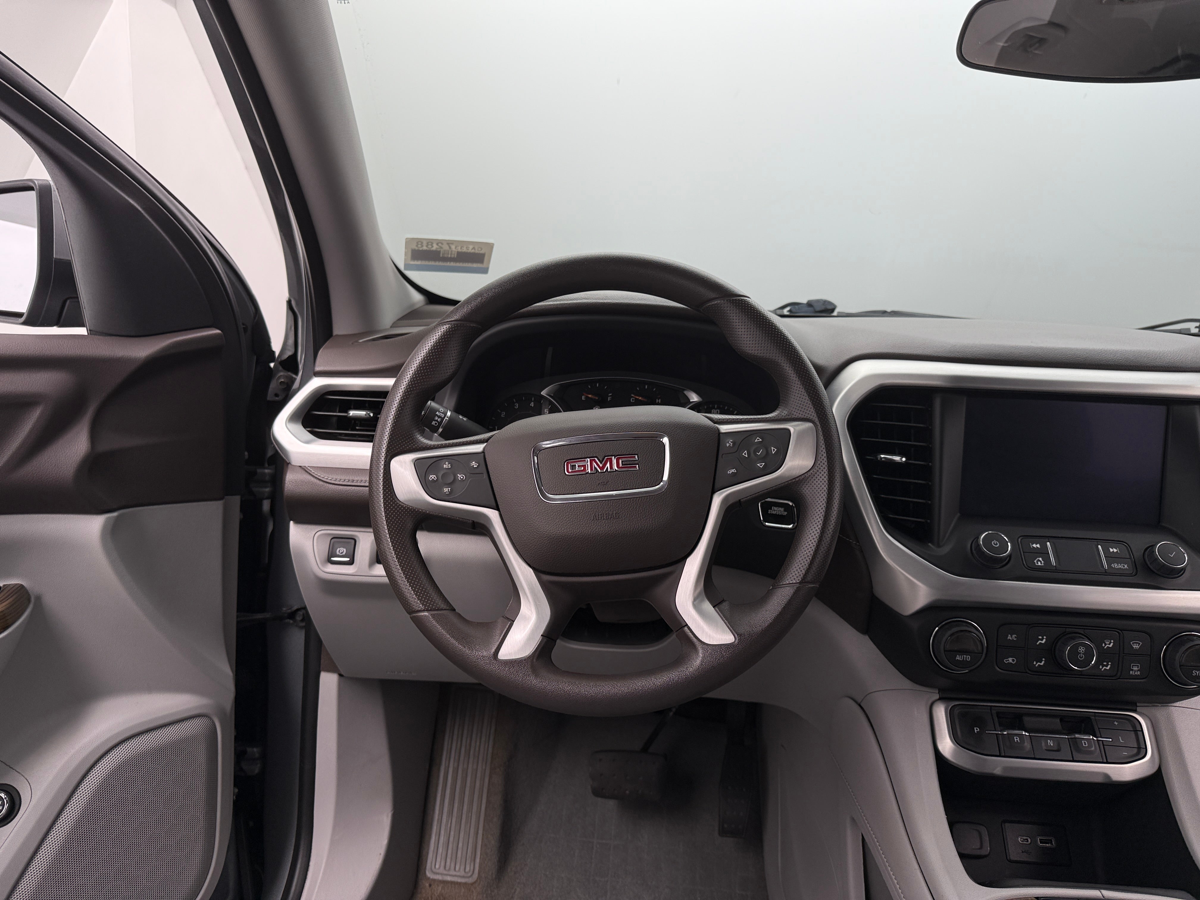 2023 GMC Acadia SLE 5