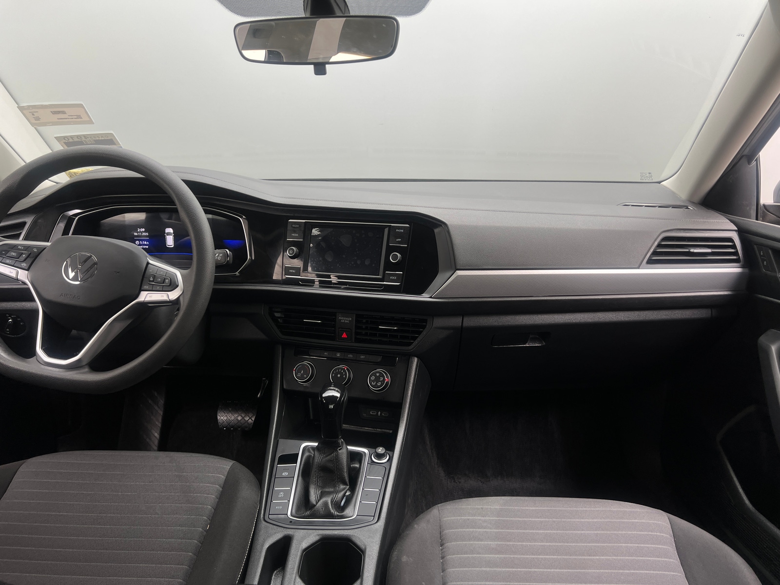 Thumbnail: 2023 Volkswagen Jetta - 3
