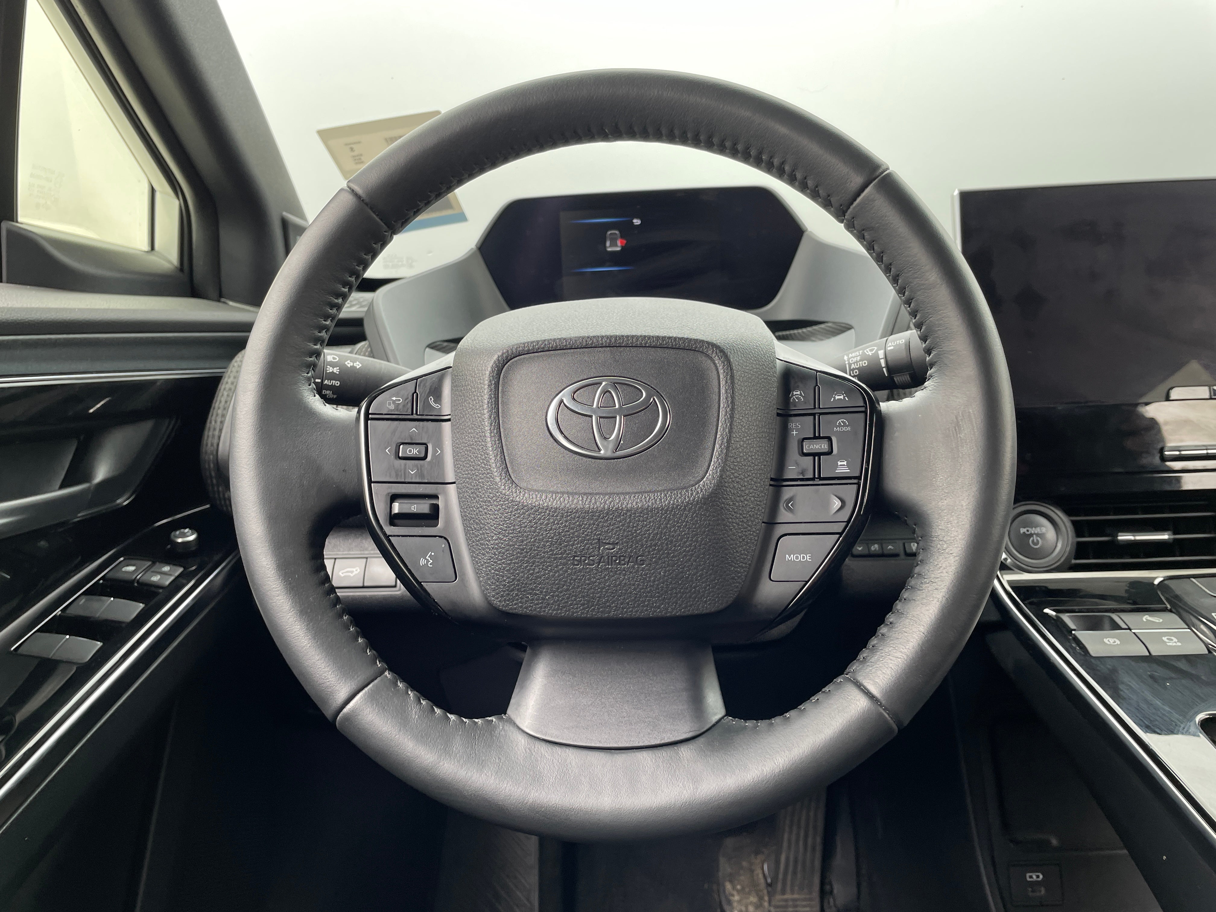 2023 Toyota bZ4X Limited 5