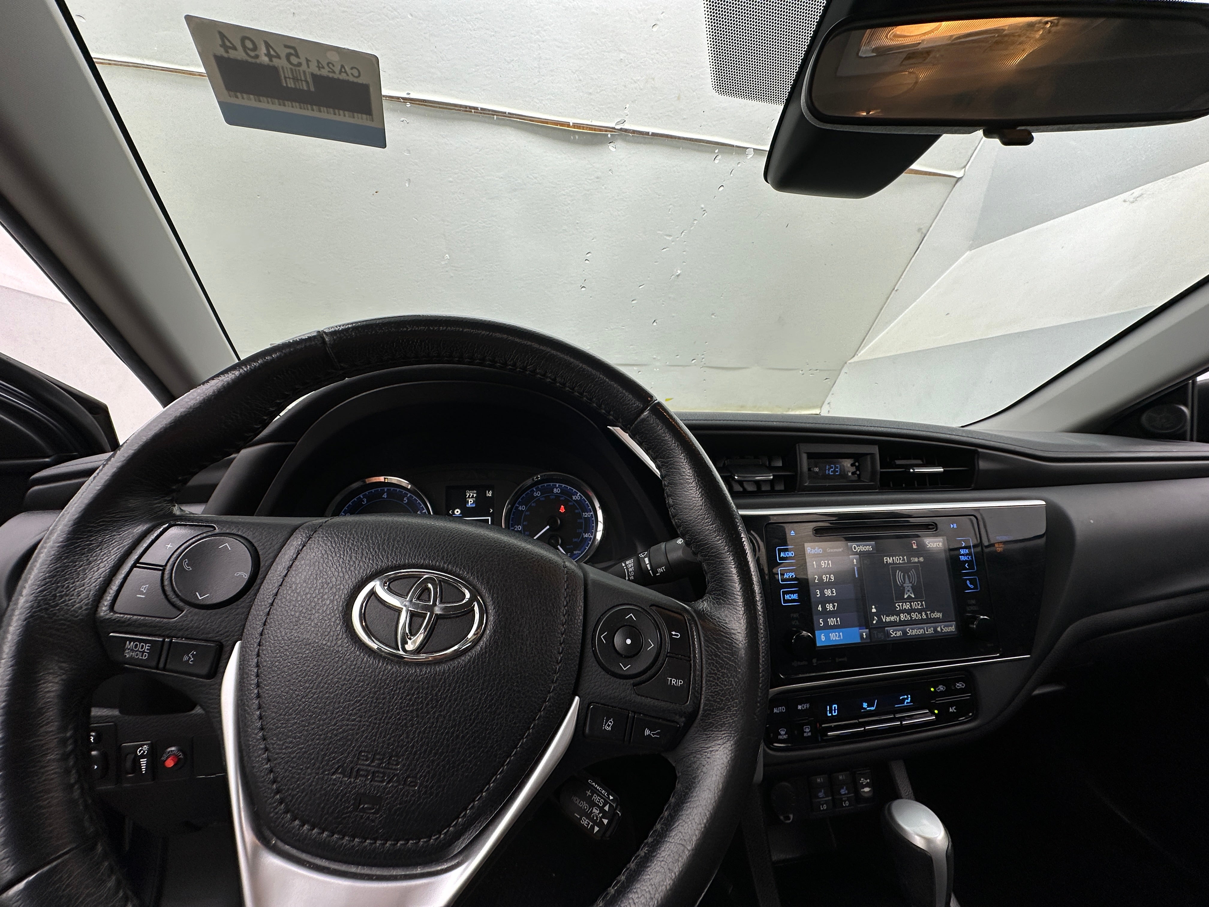 2019 Toyota Corolla XLE 2