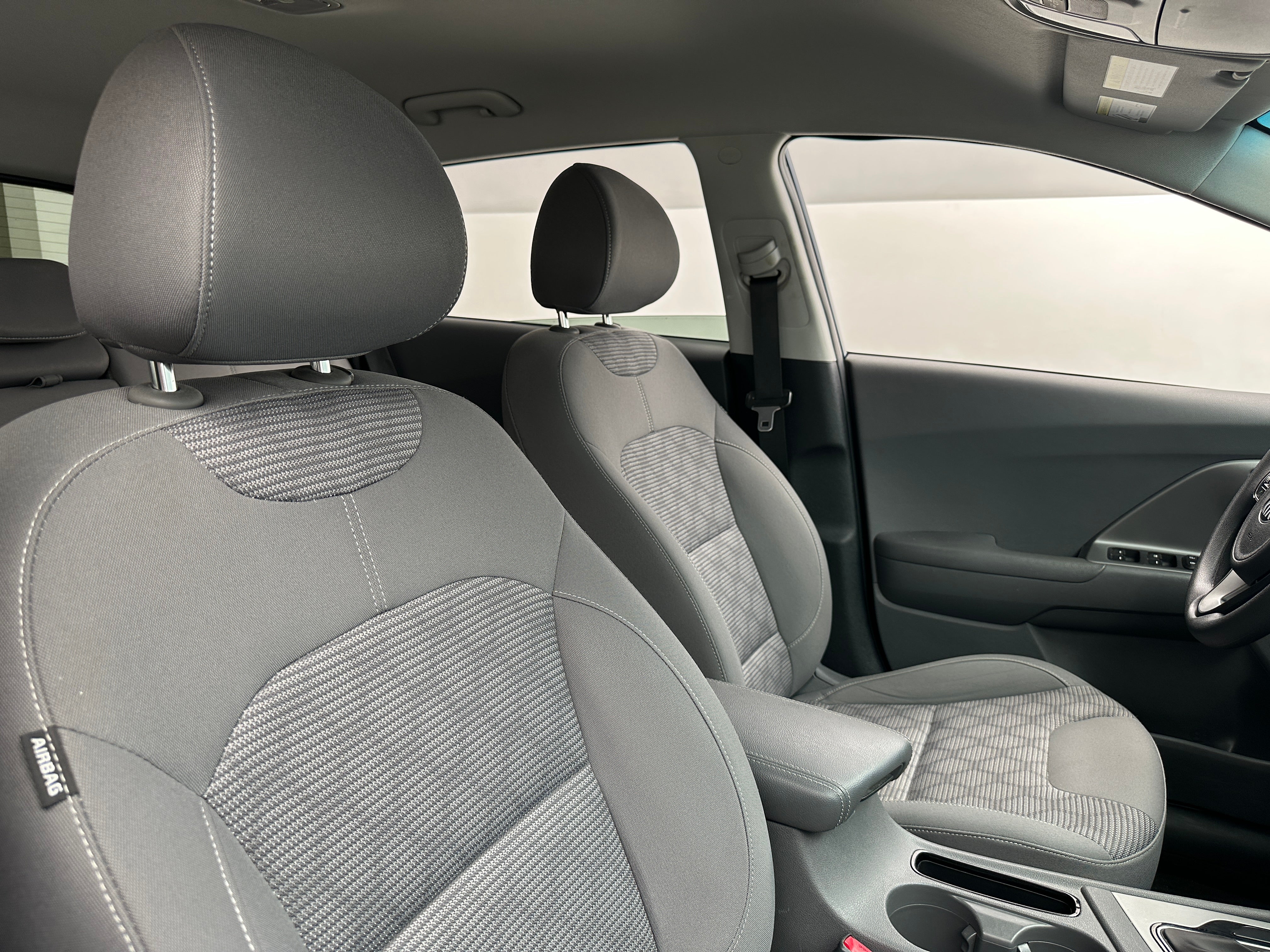 2017 Kia Niro LX 2