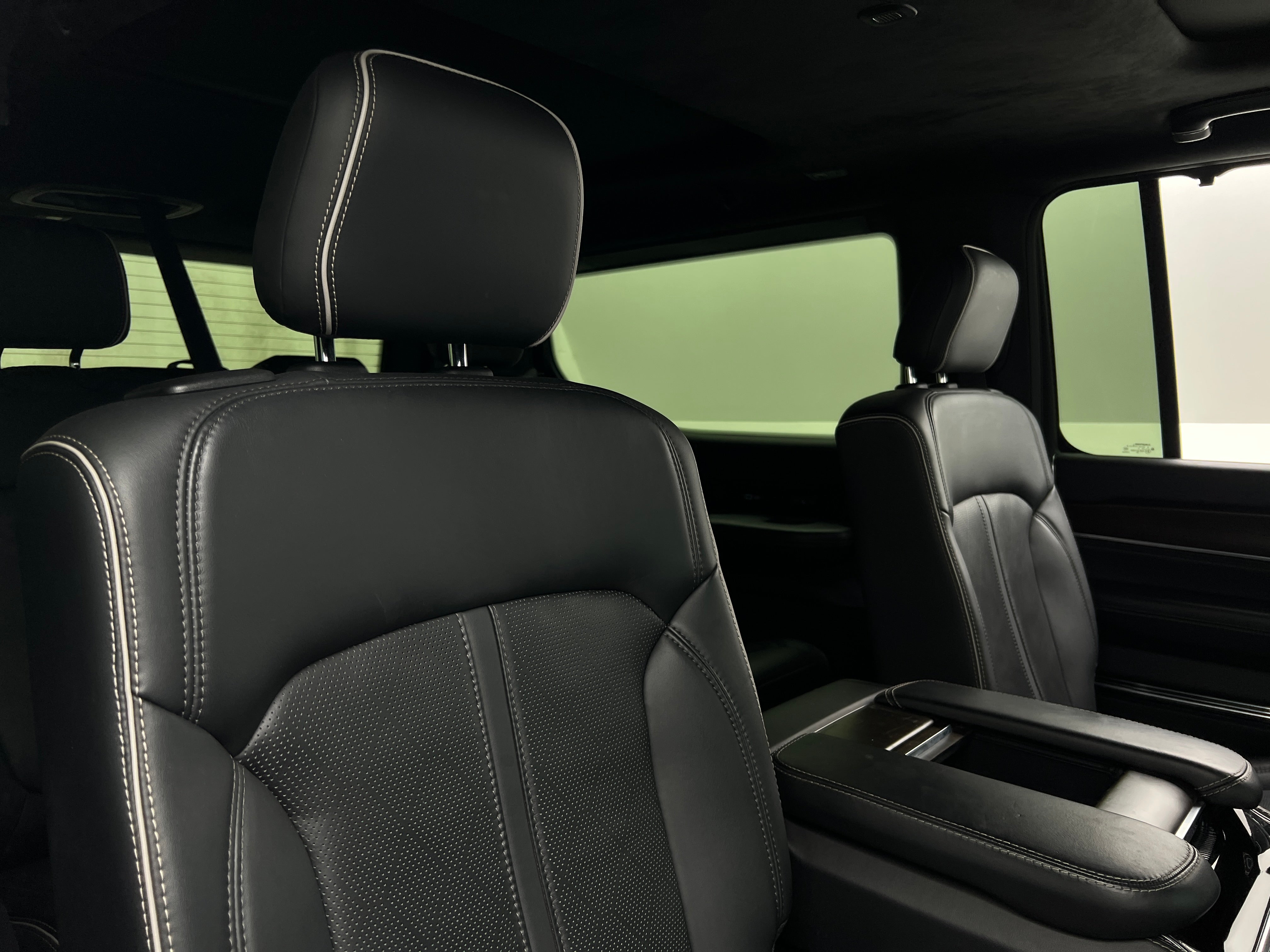 2023 Jeep Grand Wagoneer Series II 5