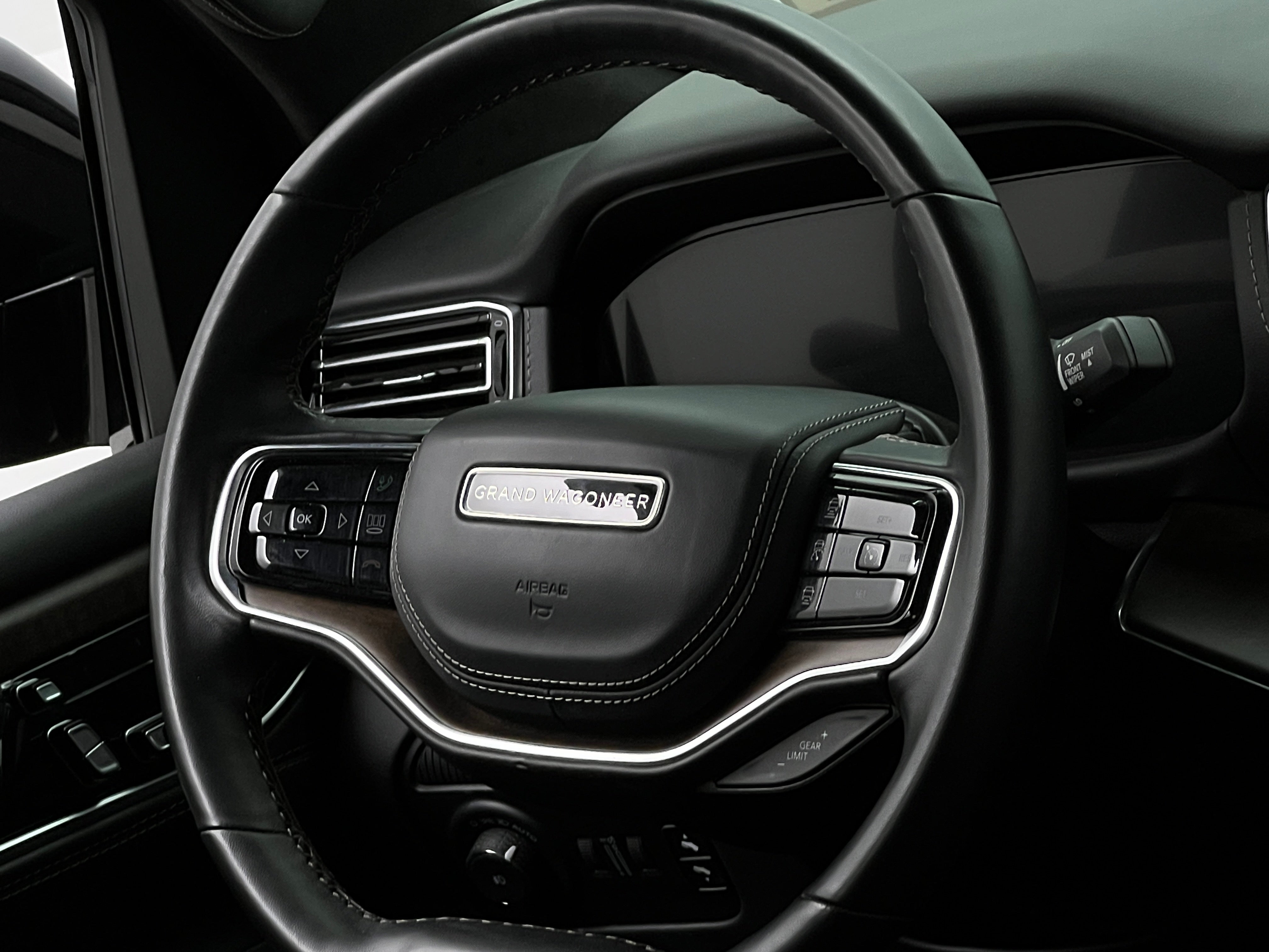 2023 Jeep Grand Wagoneer Series II 4