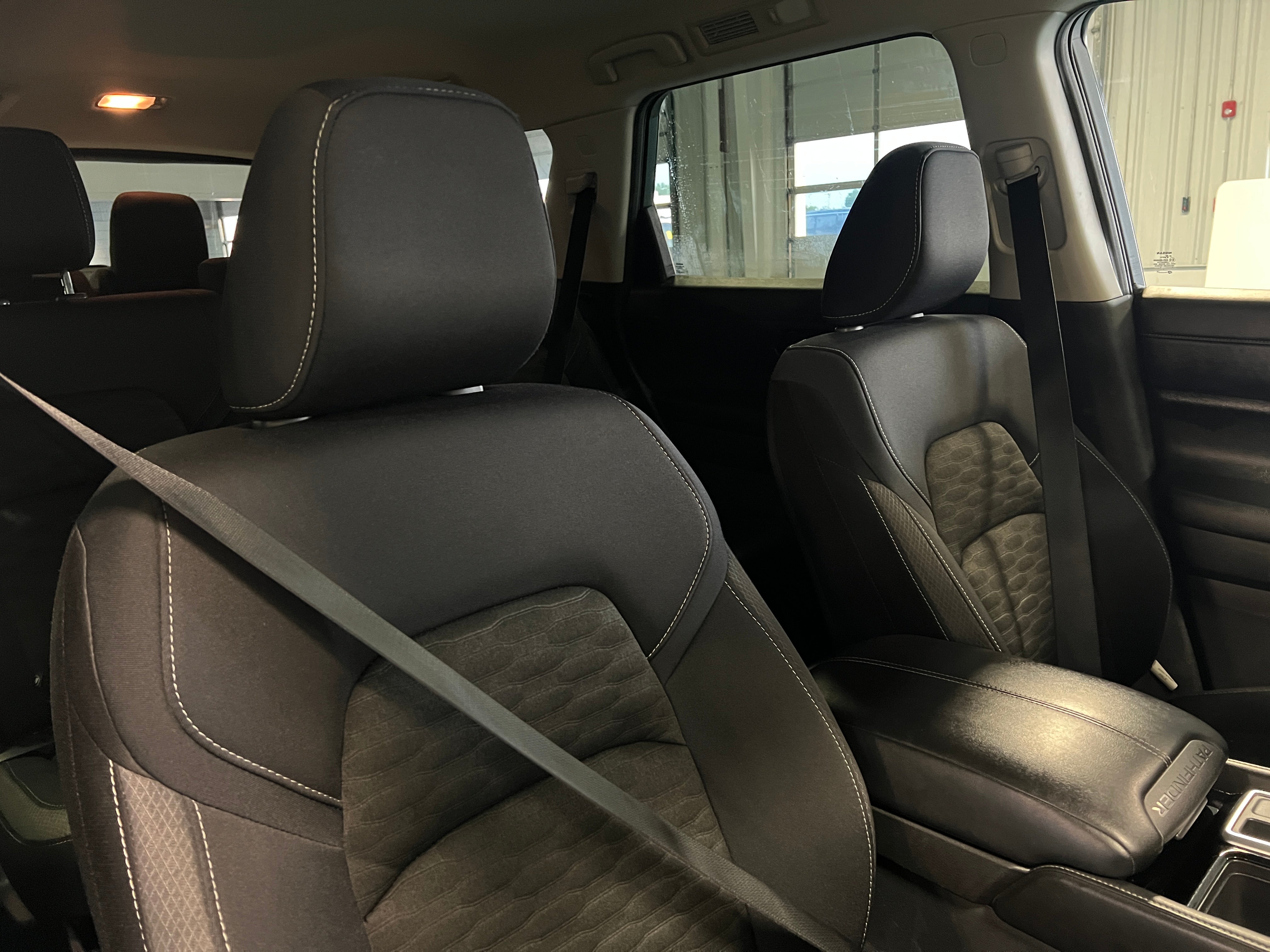 2023 Nissan Pathfinder SV 2
